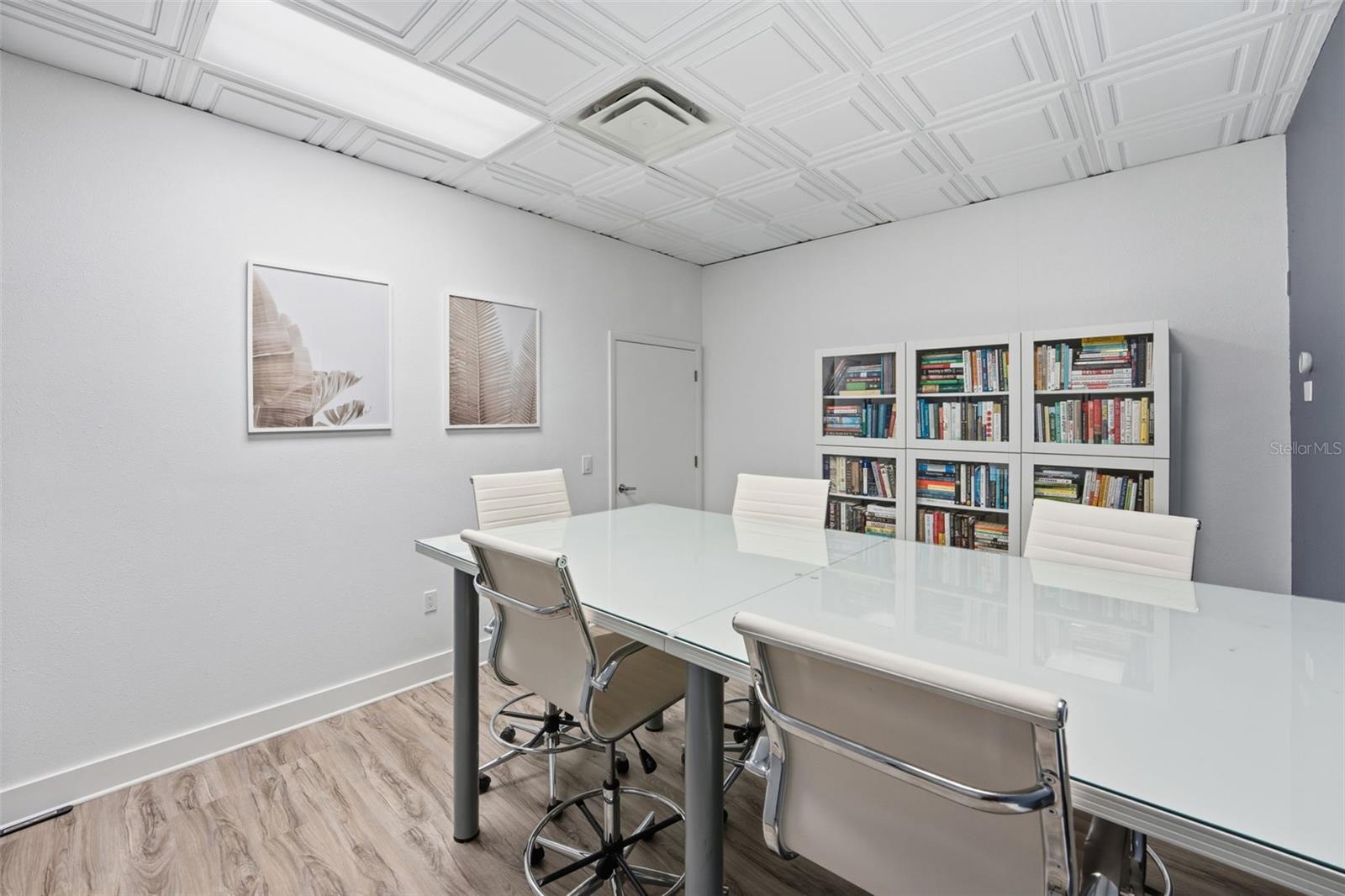 Image 13 of 30 For 5404 Hoover Boulevard 8