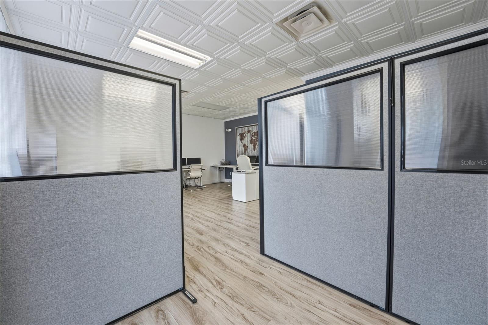 Image 5 of 30 For 5404 Hoover Boulevard 8