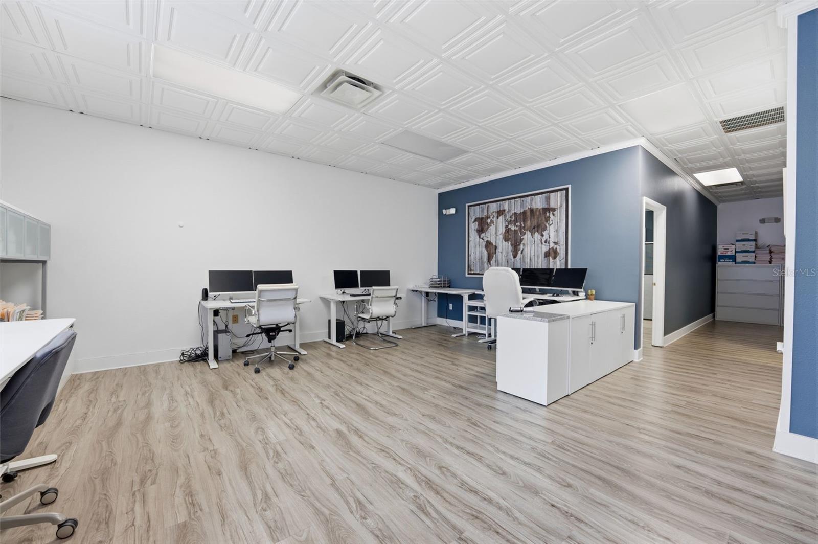 Image 6 of 30 For 5404 Hoover Boulevard 8