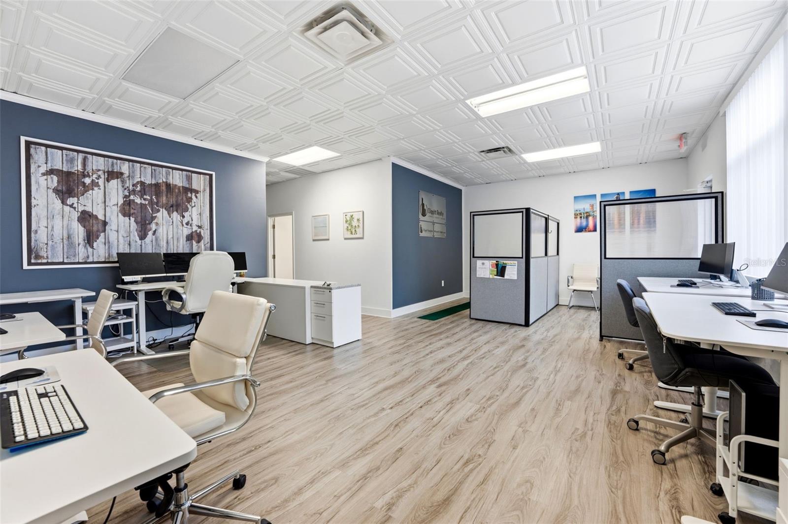 Image 7 of 30 For 5404 Hoover Boulevard 8