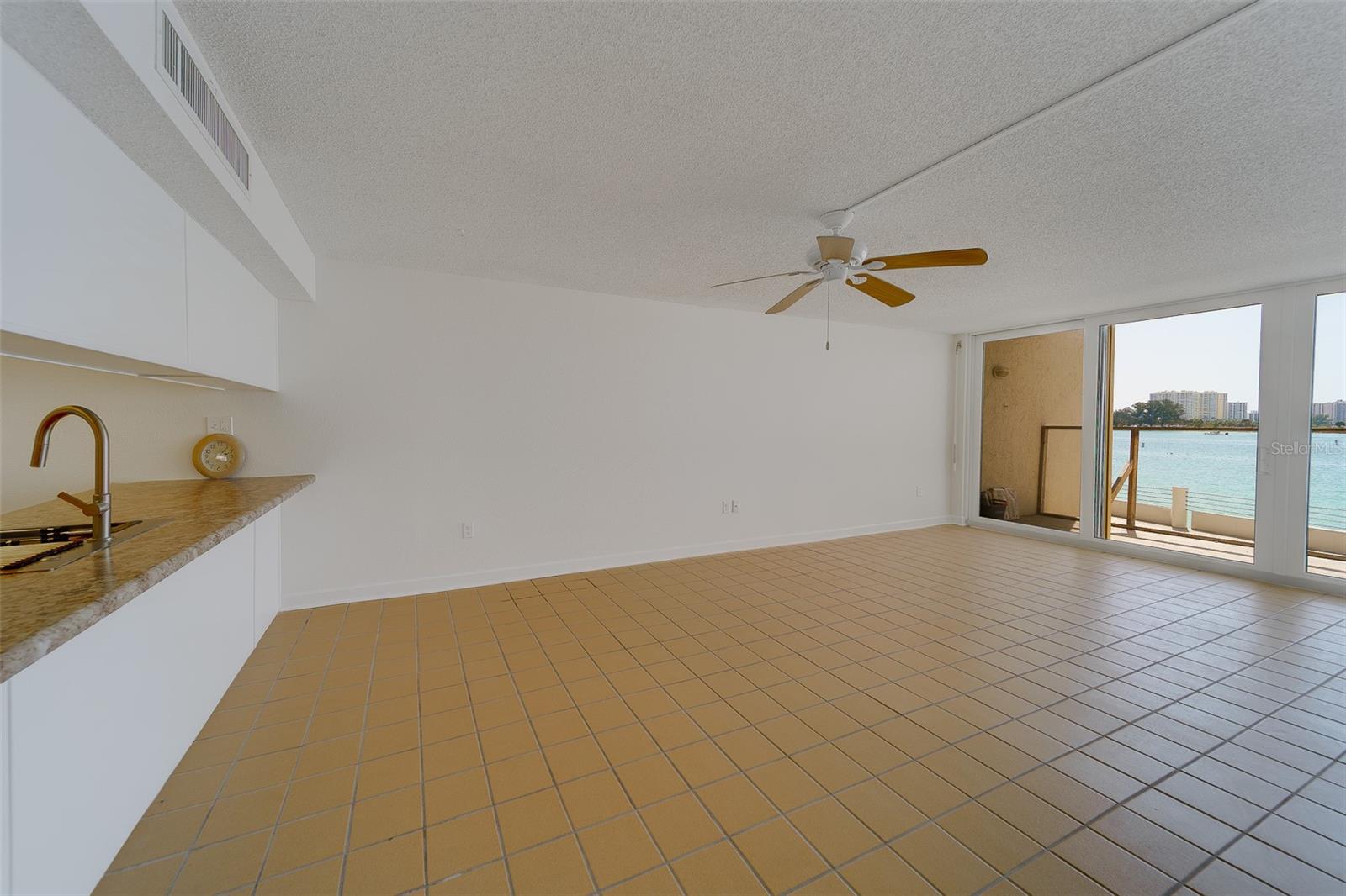 Image 12 of 38 For 450 Gulfview Boulevard 208