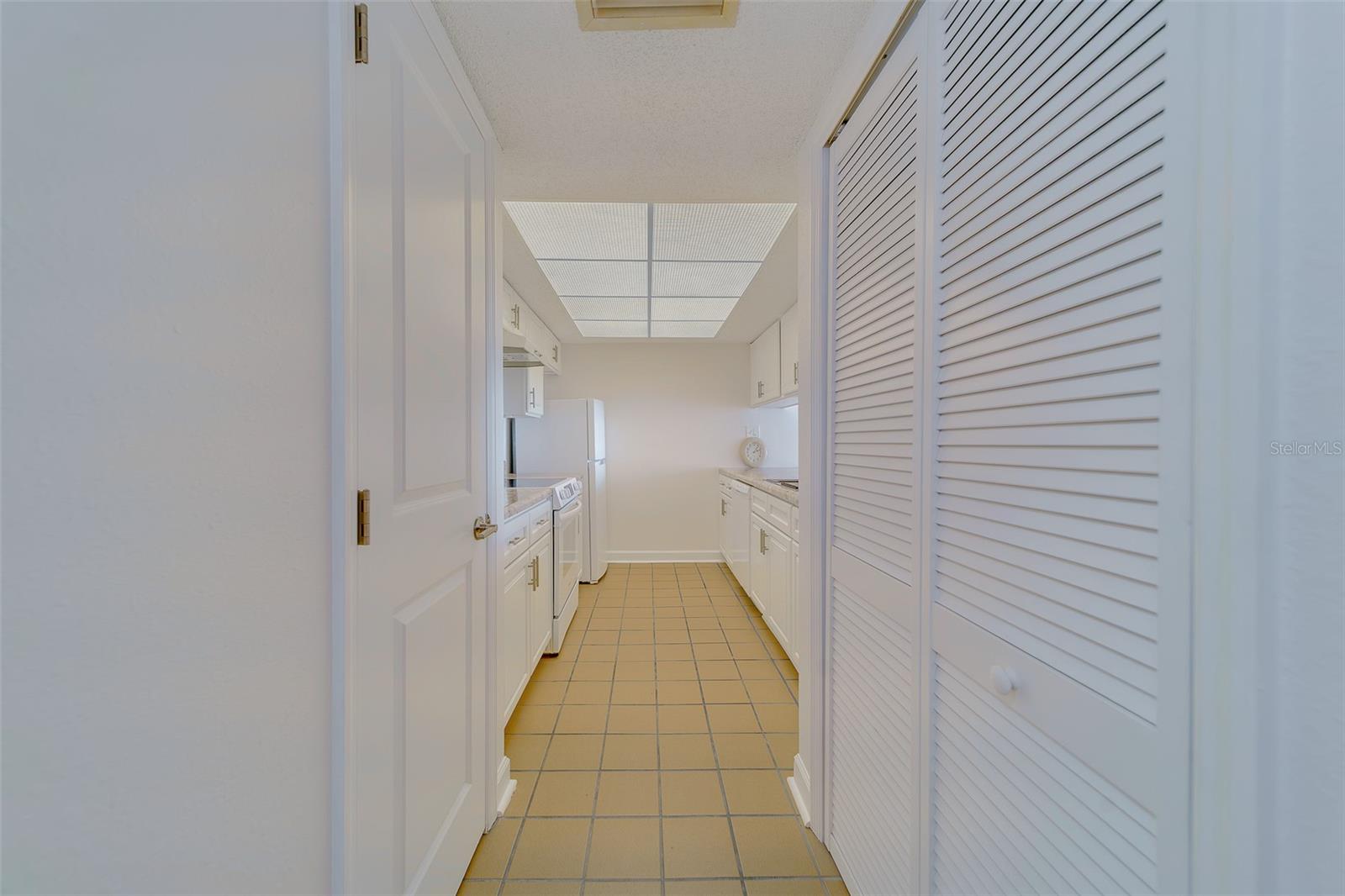 Image 18 of 38 For 450 Gulfview Boulevard 208
