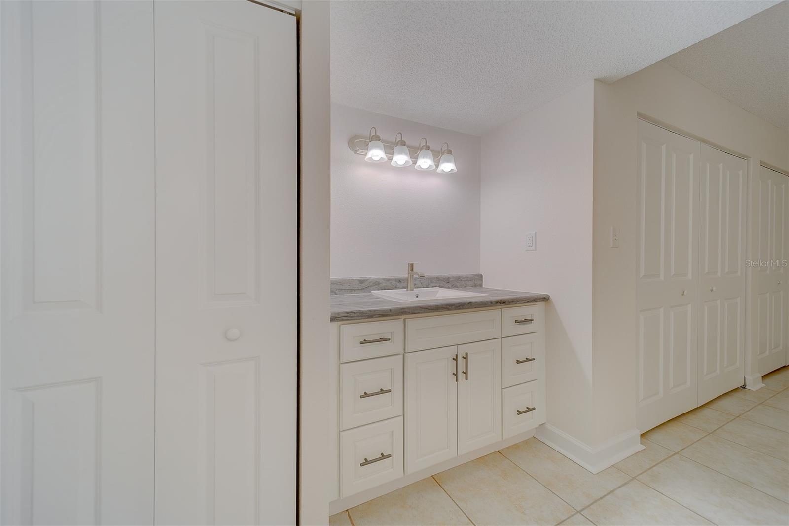 Image 26 of 38 For 450 Gulfview Boulevard 208