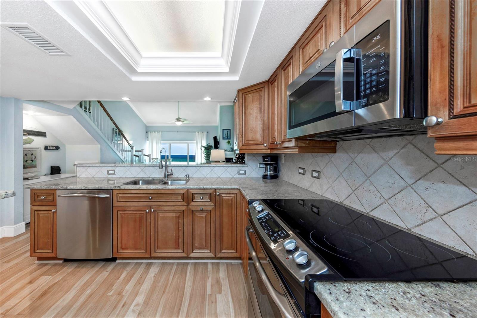 Image 13 of 75 For 20204 Gulf Boulevard 9