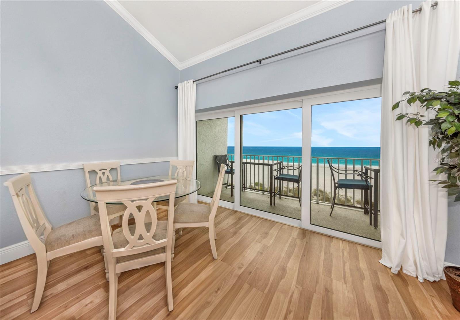 Image 16 of 75 For 20204 Gulf Boulevard 9