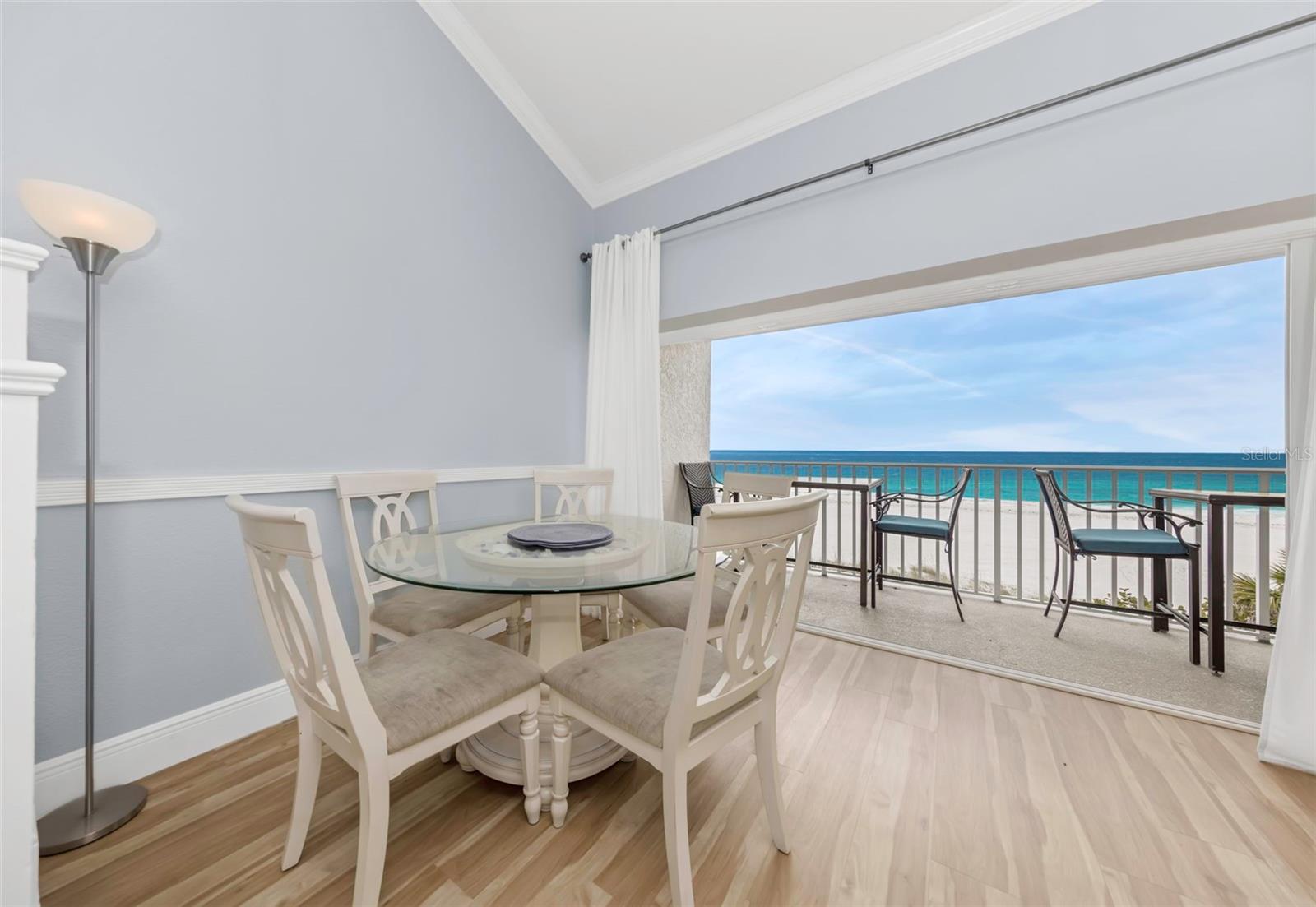 Image 5 of 75 For 20204 Gulf Boulevard 9