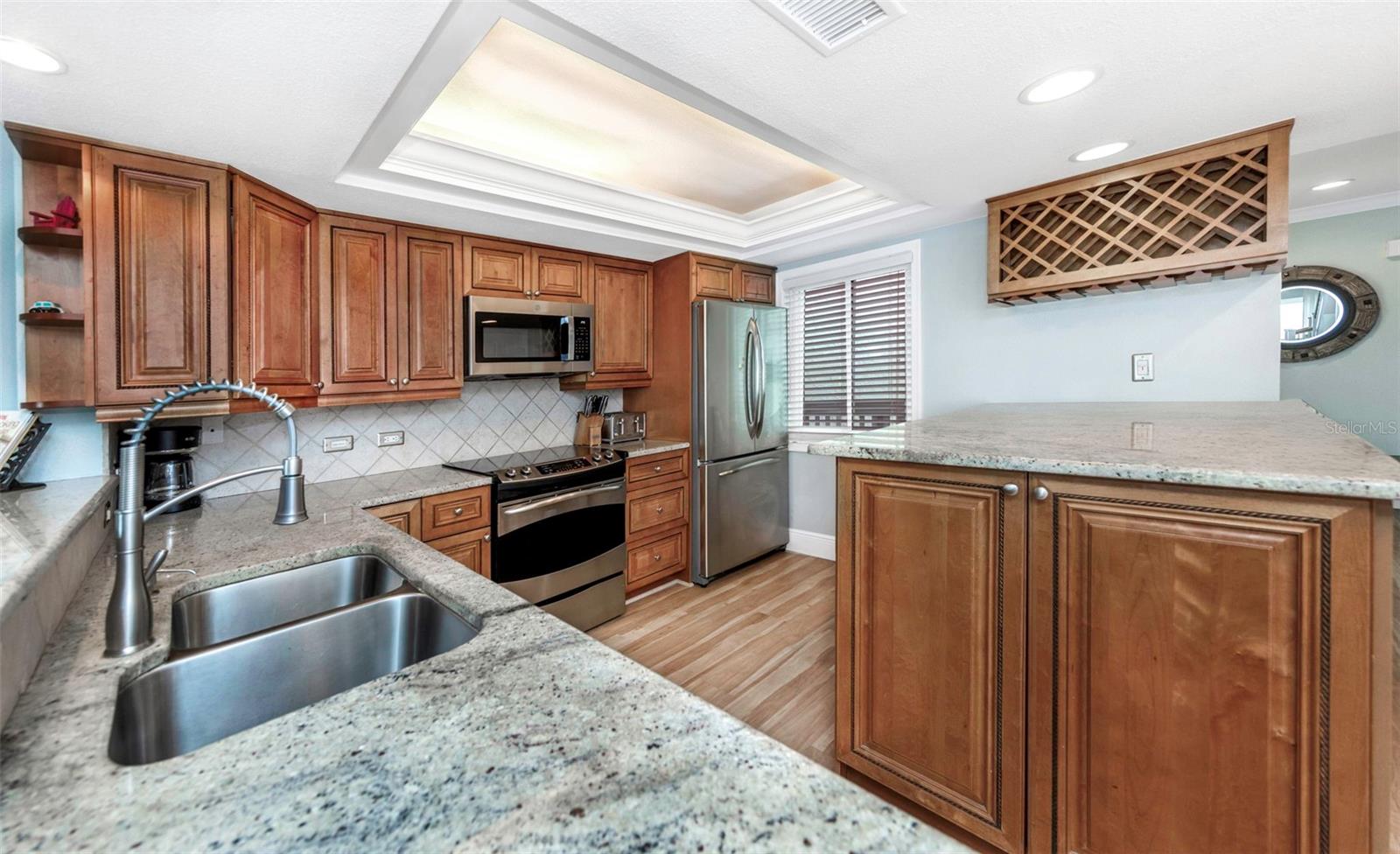 Image 50 of 75 For 20204 Gulf Boulevard 9