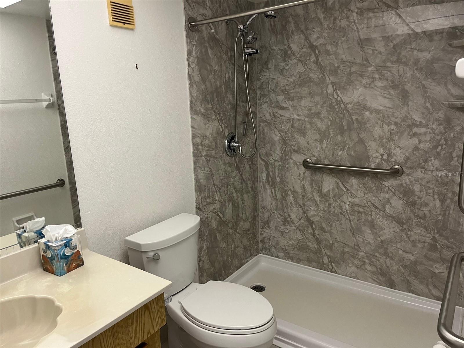 Image 15 of 21 For 3111 Pass A Grille Way 109