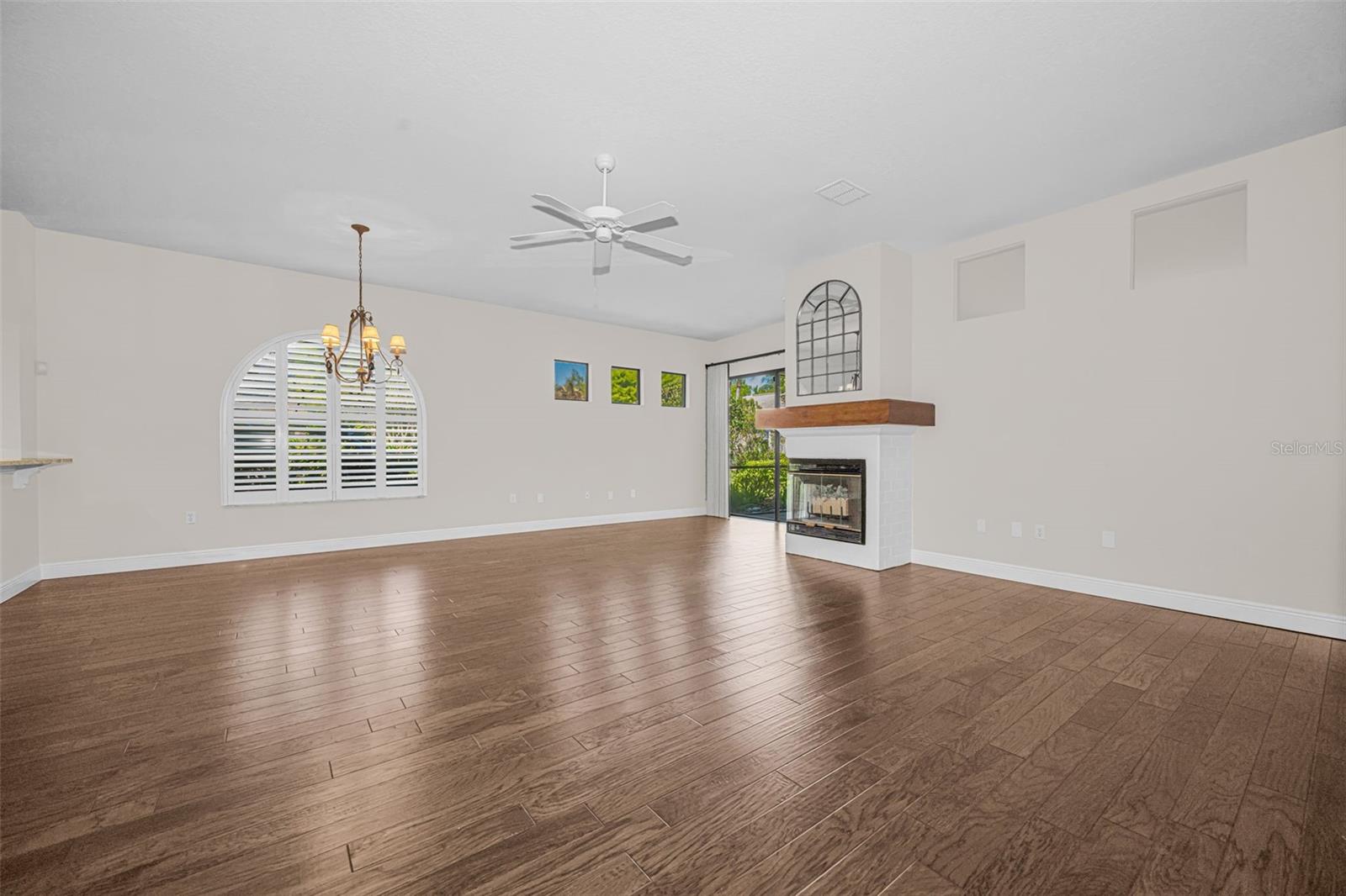 Image 10 of 91 For 4777 Edge Park Drive