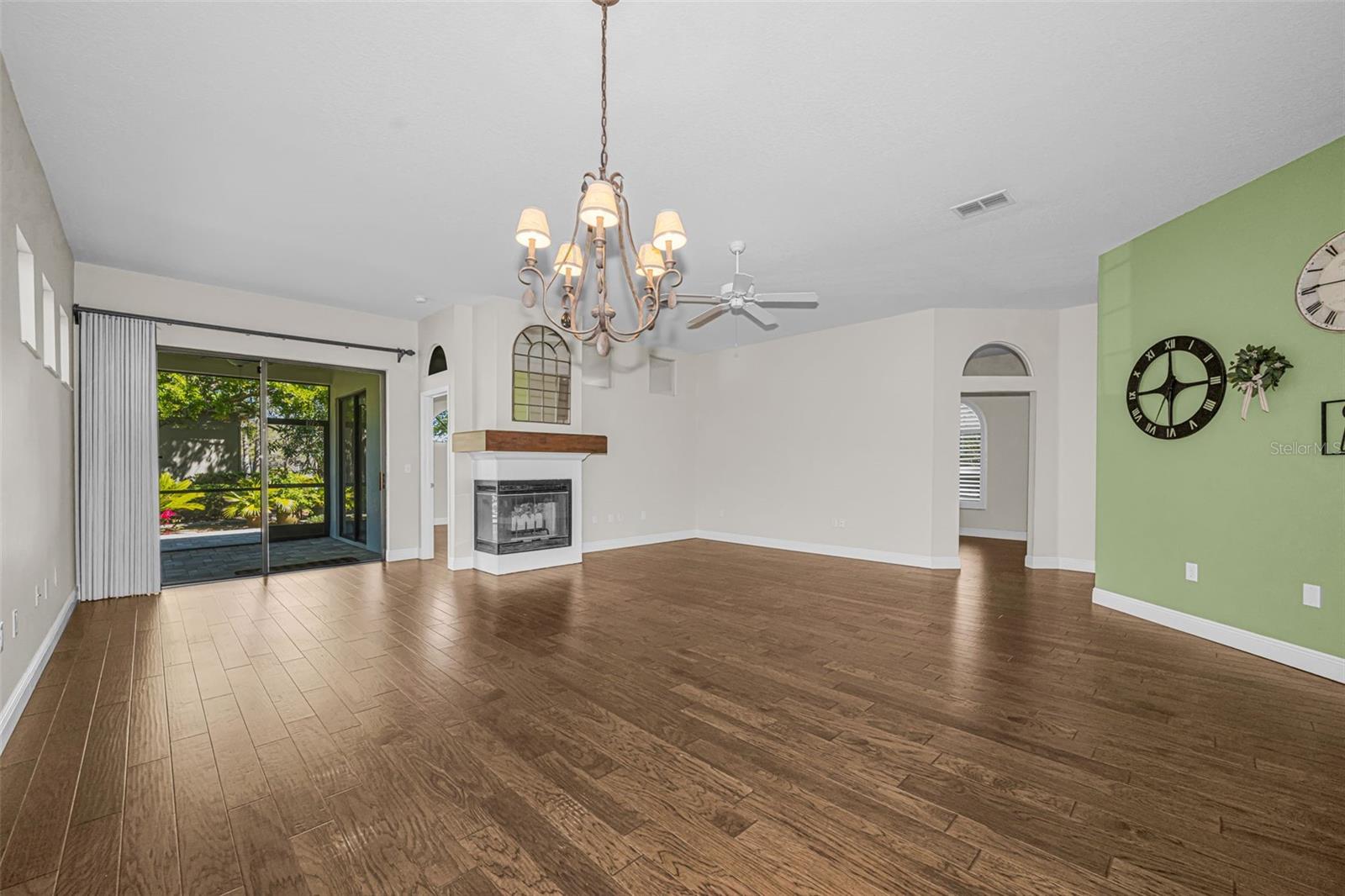 Image 16 of 91 For 4777 Edge Park Drive