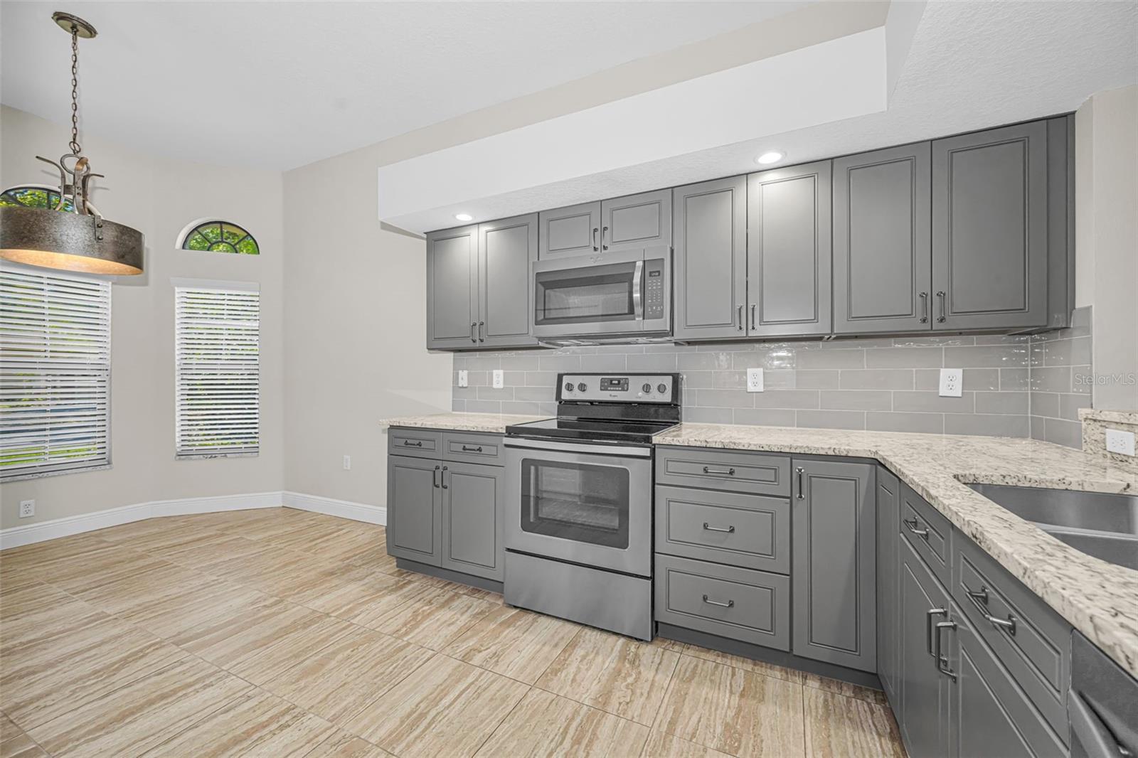 Image 18 of 91 For 4777 Edge Park Drive