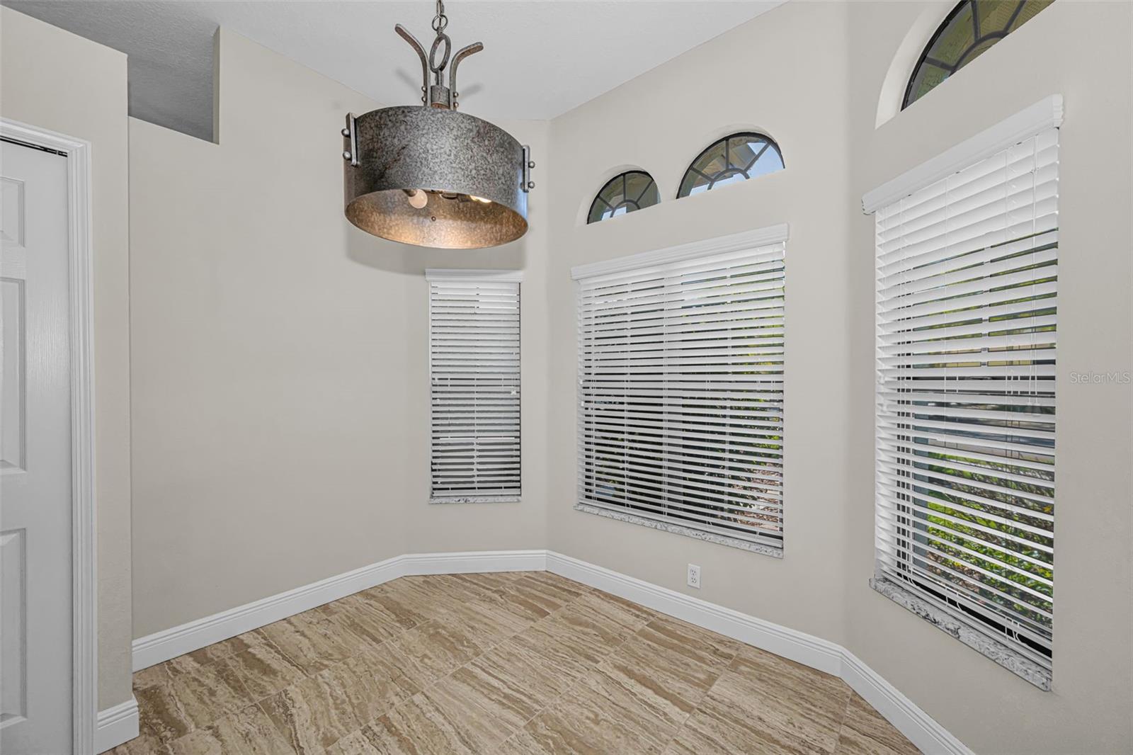 Image 24 of 91 For 4777 Edge Park Drive