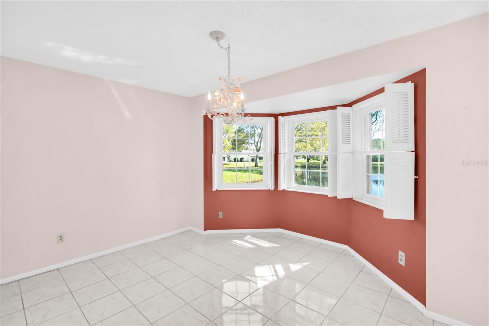 Image 21 of 66 For 3466 Sutton Place