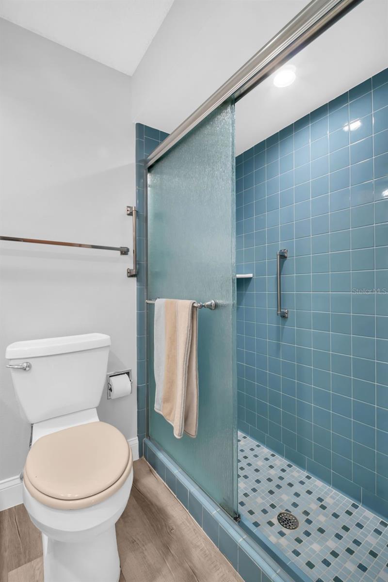 Image 34 of 66 For 3466 Sutton Place