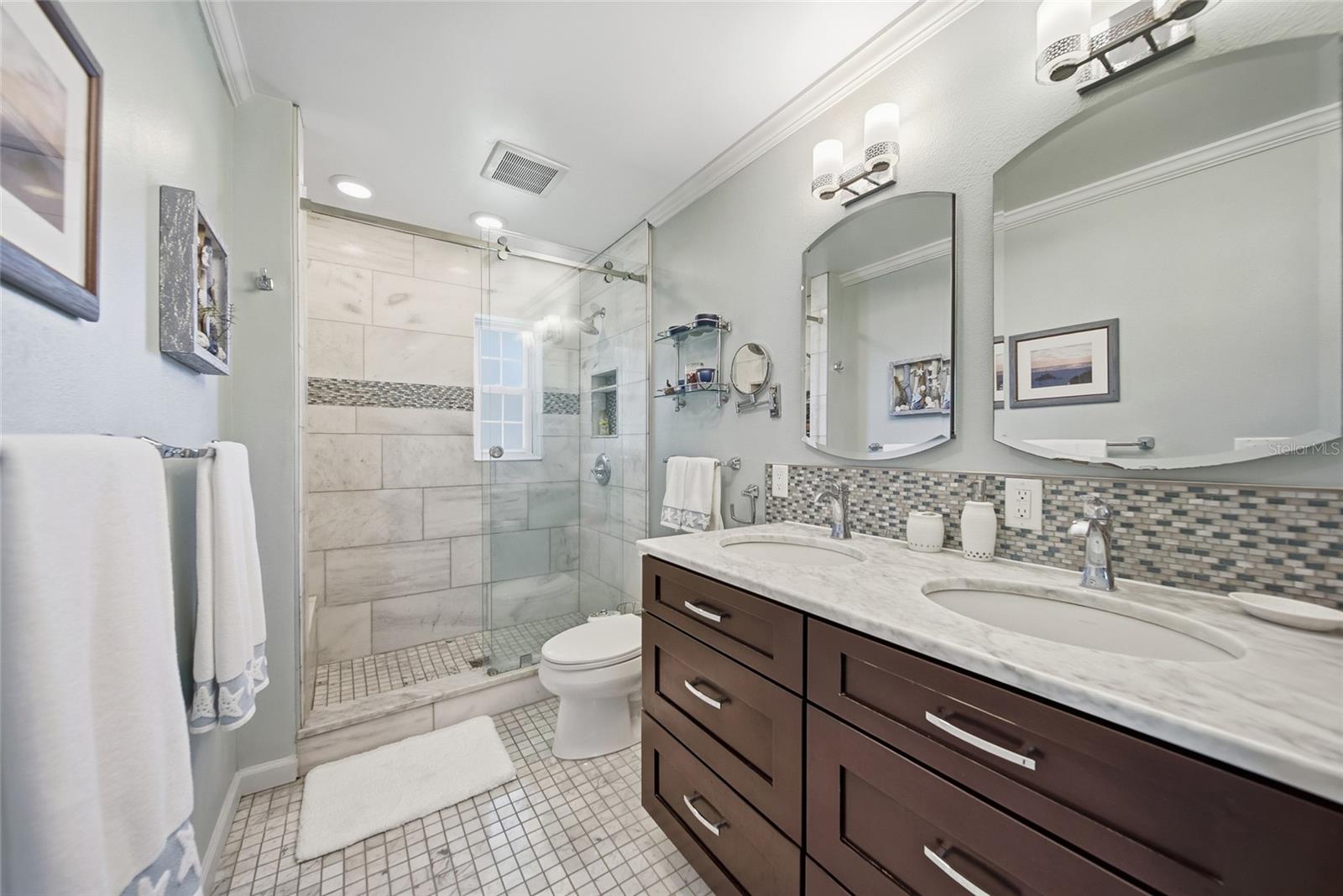 Image 11 of 30 For 2904 Norwich Drive W