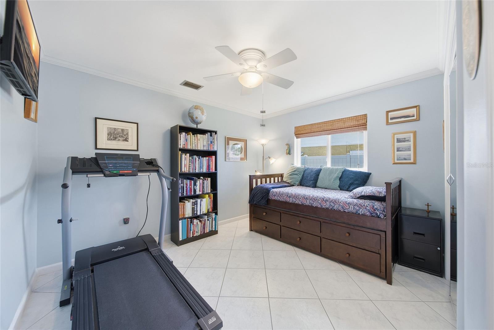 Image 12 of 30 For 2904 Norwich Drive W