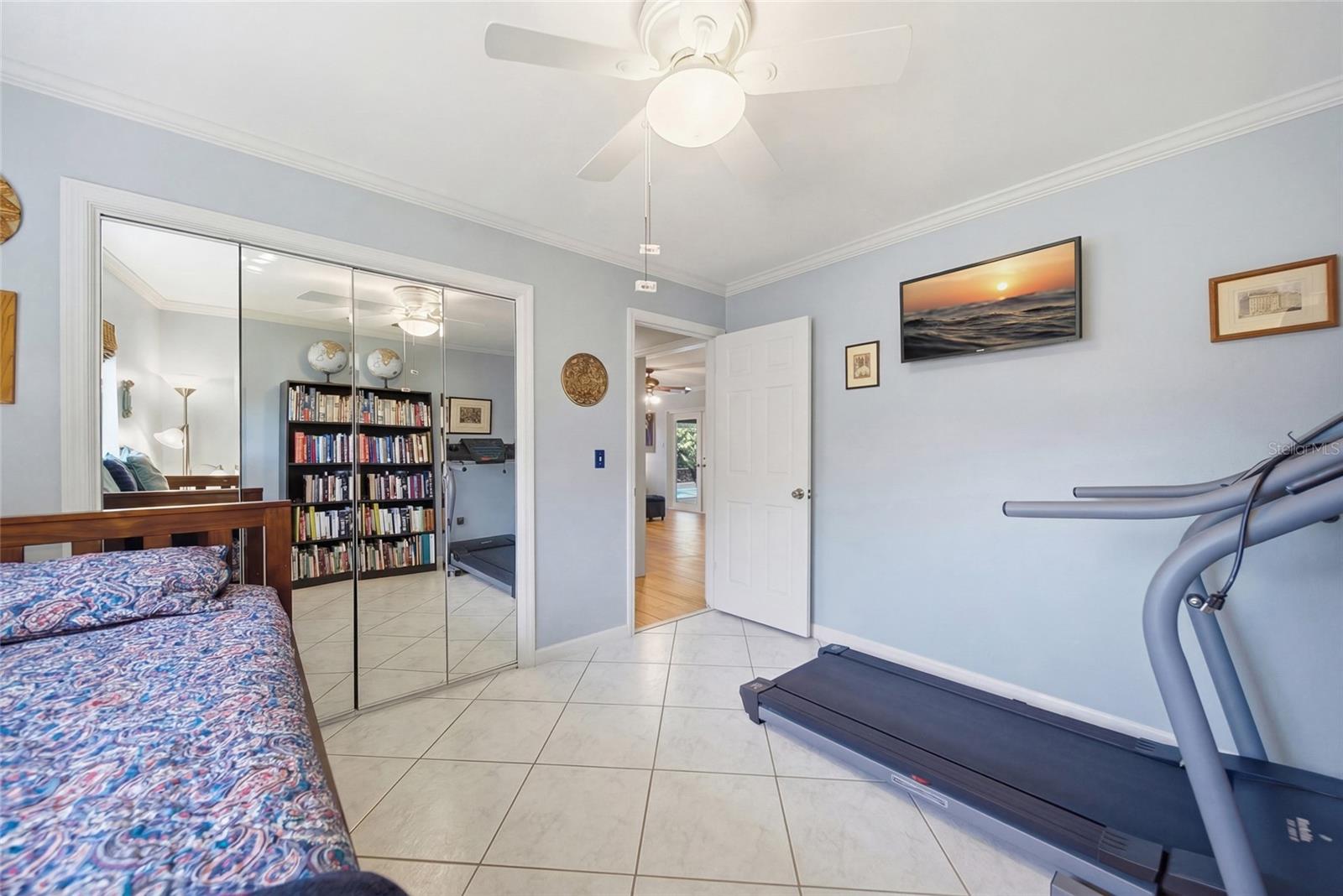 Image 13 of 30 For 2904 Norwich Drive W