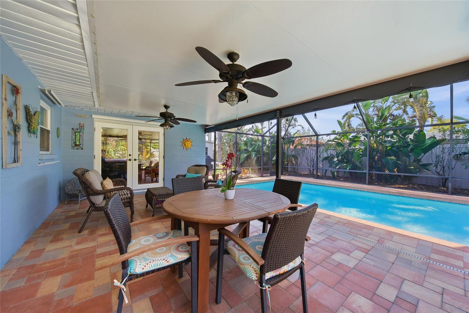 Image 20 of 30 For 2904 Norwich Drive W