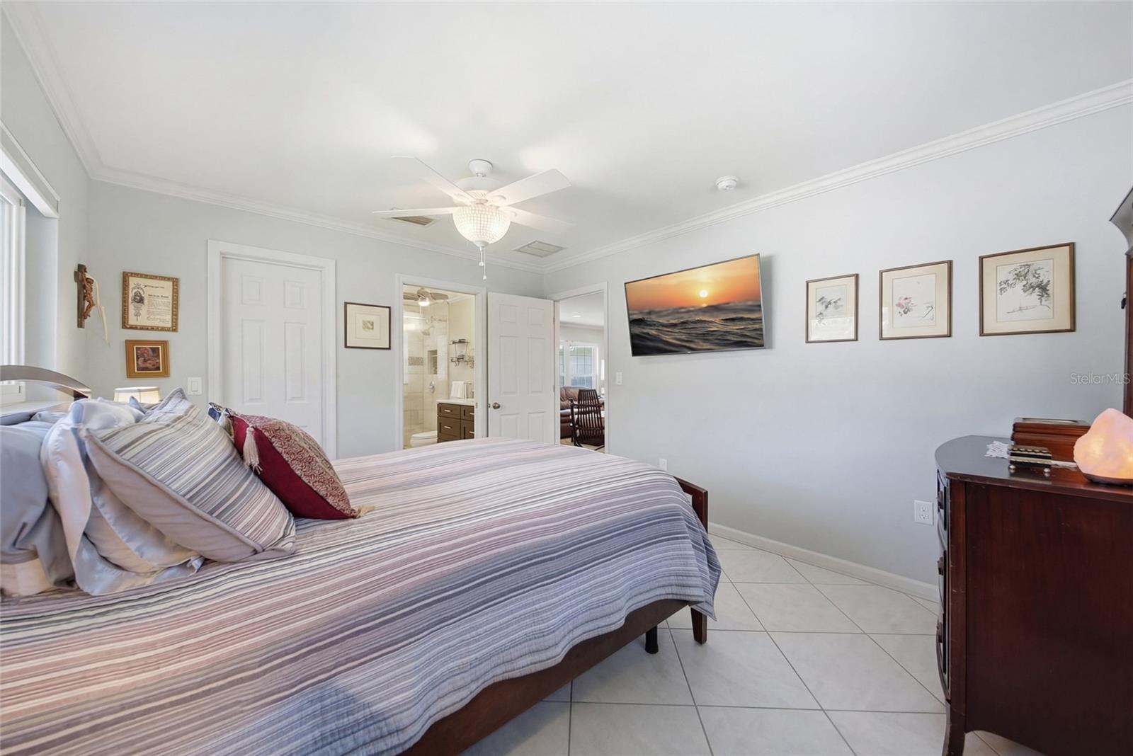 Image 24 of 30 For 2904 Norwich Drive W