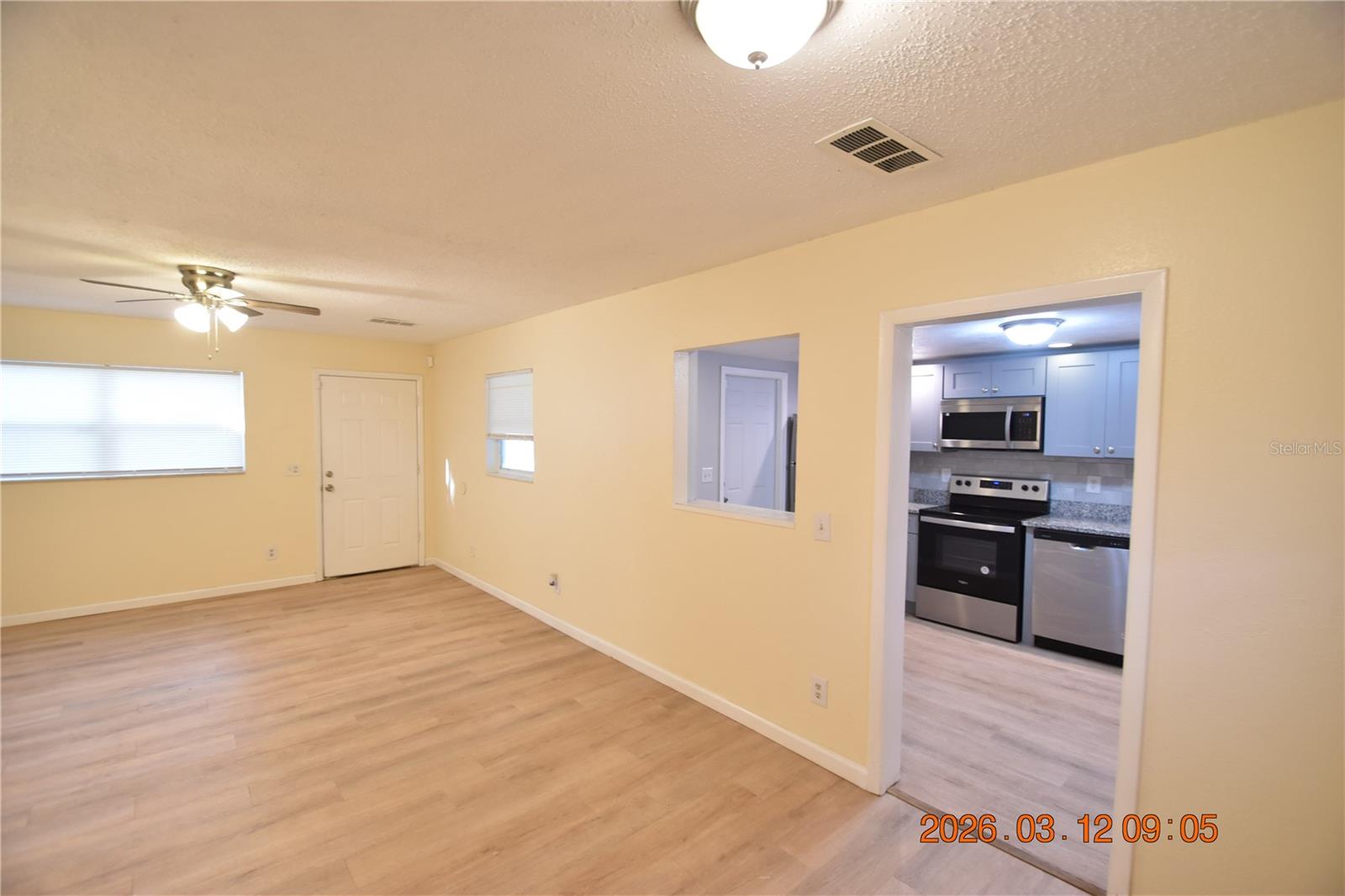 Image 11 of 30 For 1106 Seneca Avenue