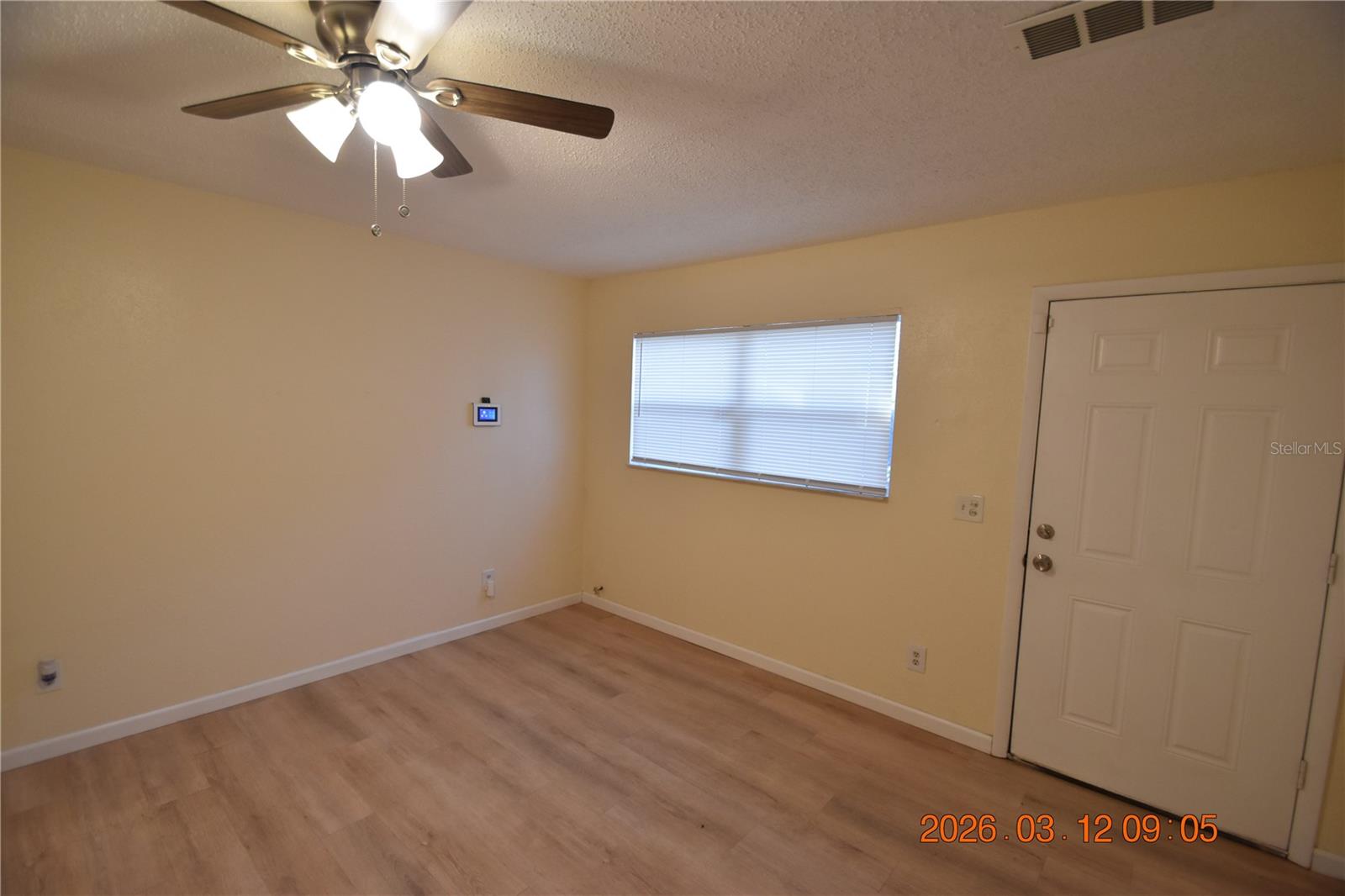 Image 5 of 30 For 1106 Seneca Avenue