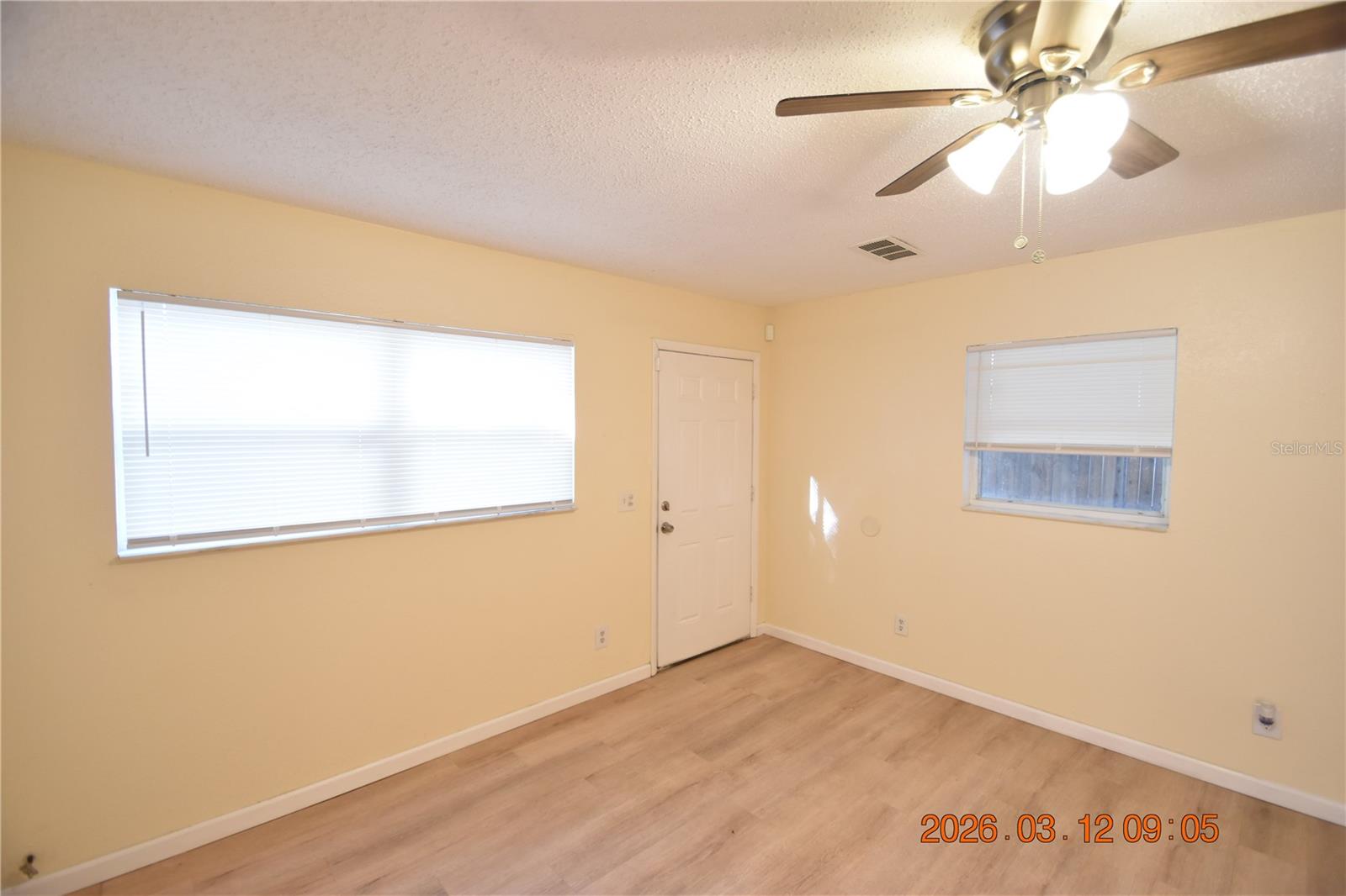 Image 6 of 30 For 1106 Seneca Avenue