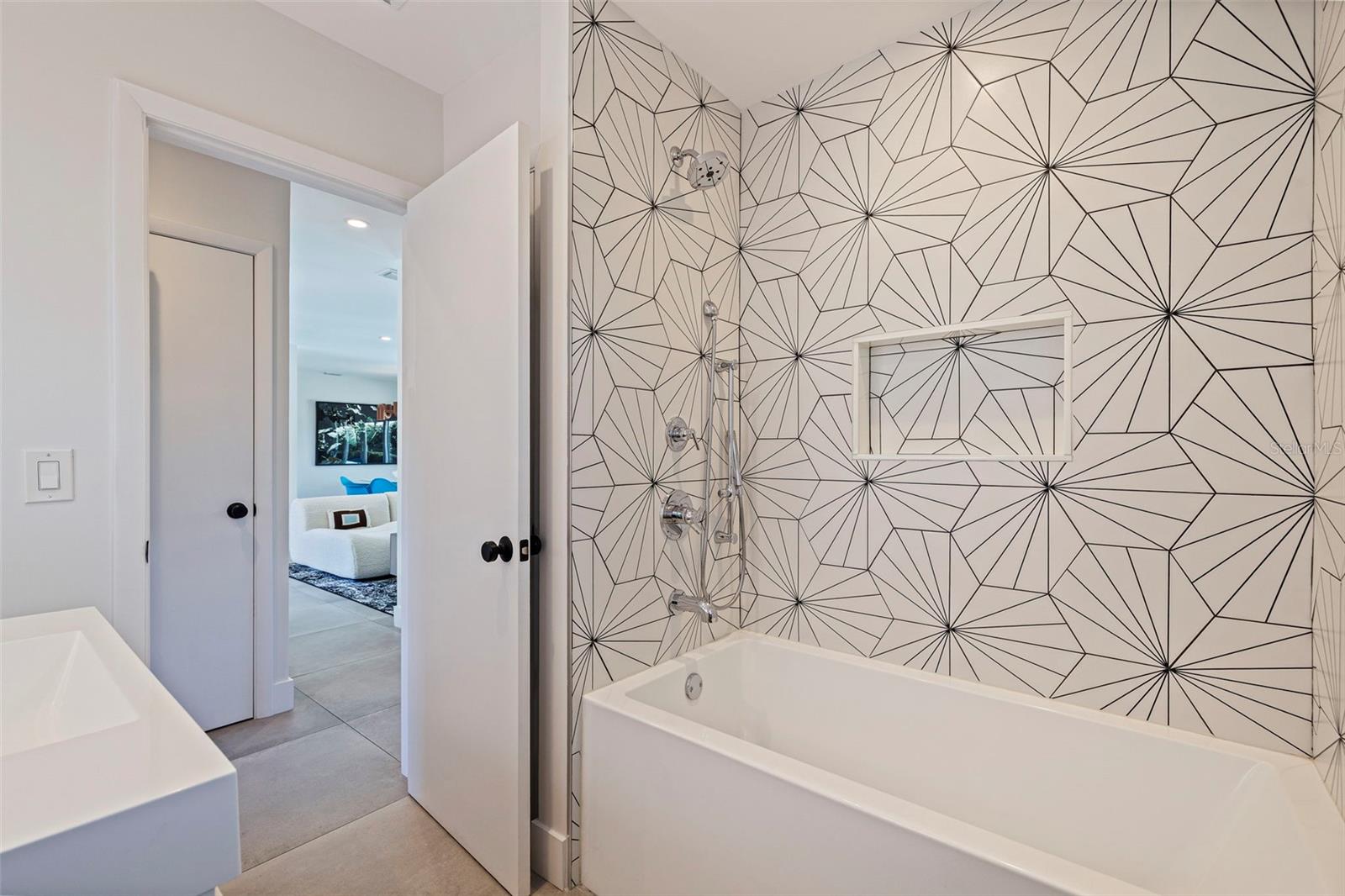 Image 25 of 40 For 259 Mineola Drive E