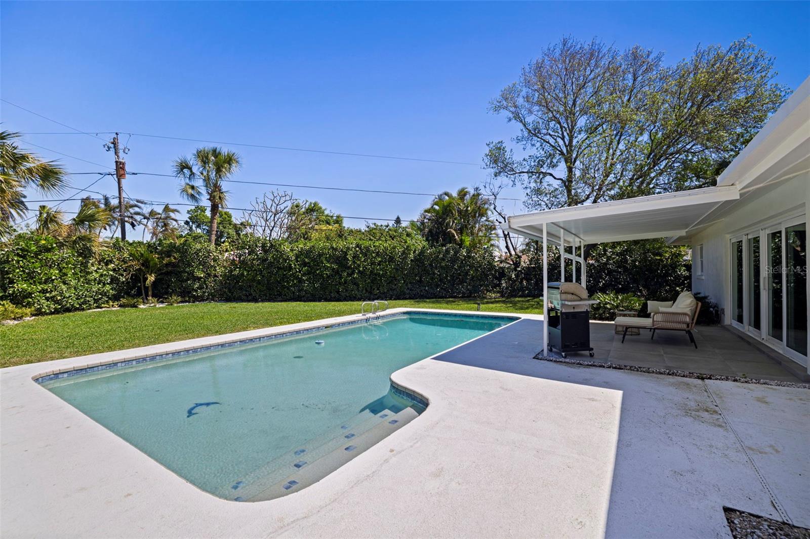 Image 29 of 40 For 259 Mineola Drive E