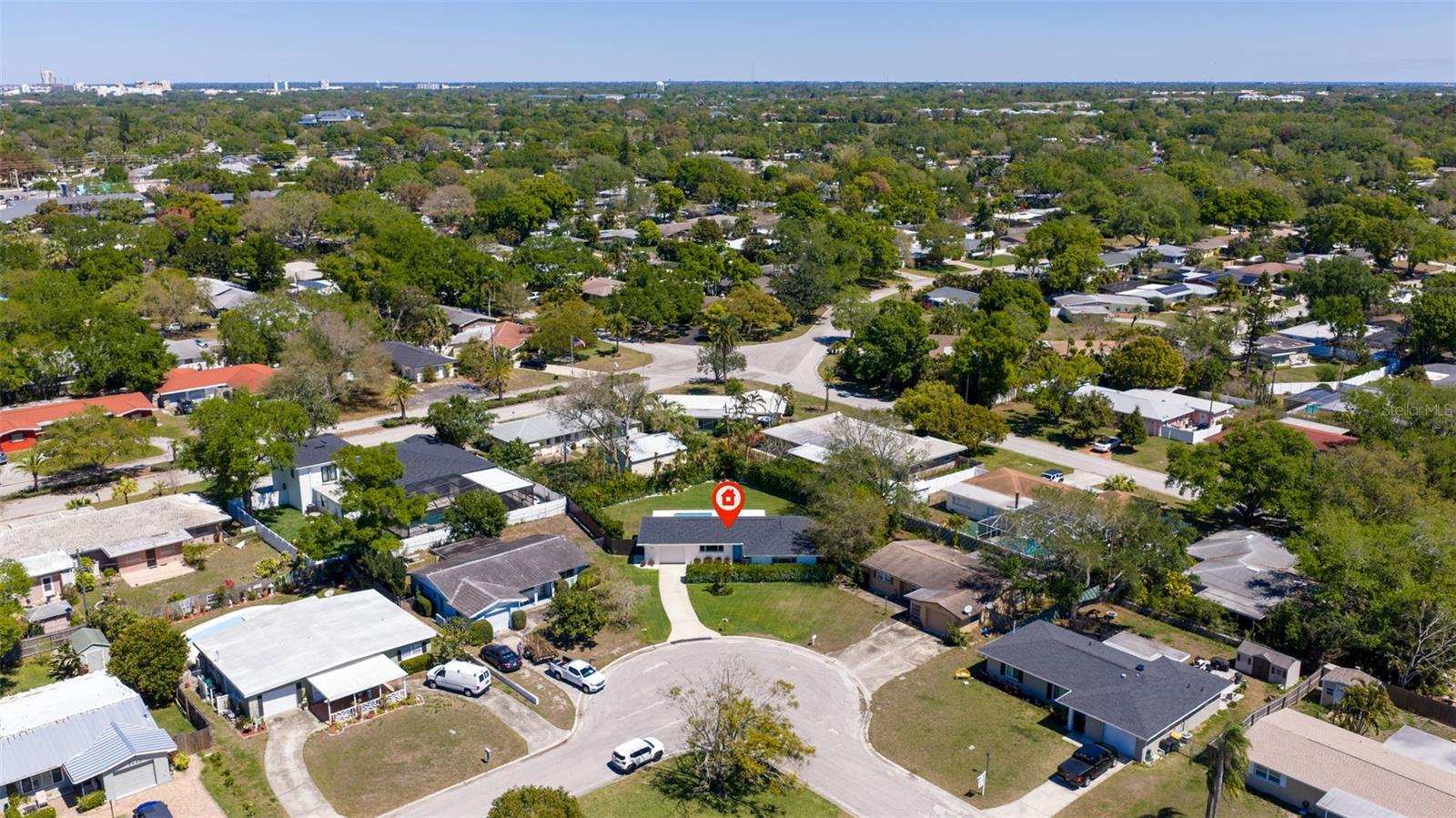 Image 37 of 40 For 259 Mineola Drive E