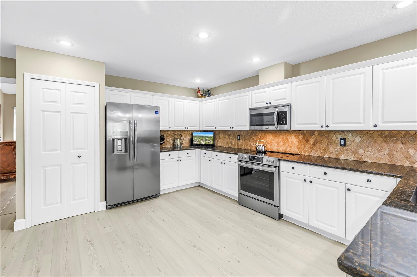 Image 22 of 72 For 786 59th Avenue Ne