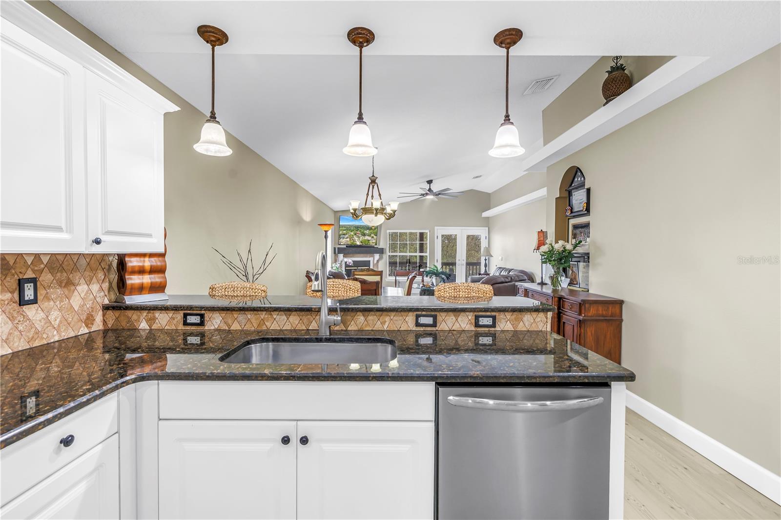 Image 23 of 72 For 786 59th Avenue Ne