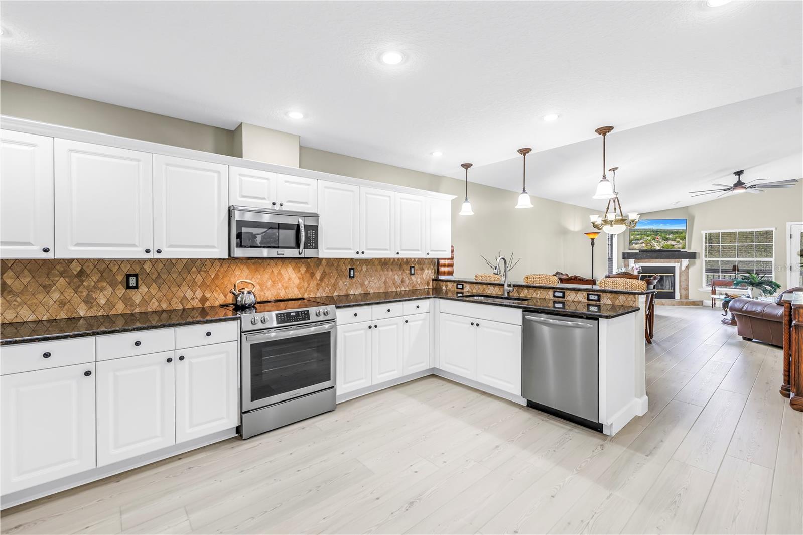 Image 24 of 72 For 786 59th Avenue Ne