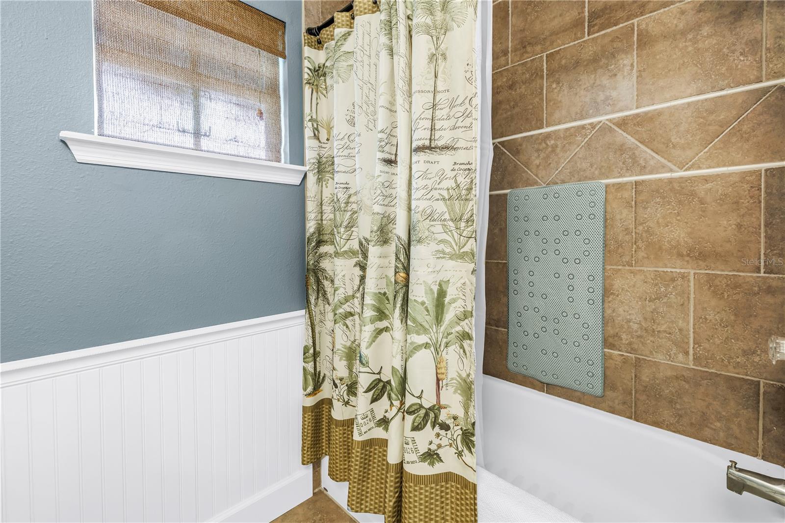 Image 38 of 72 For 786 59th Avenue Ne