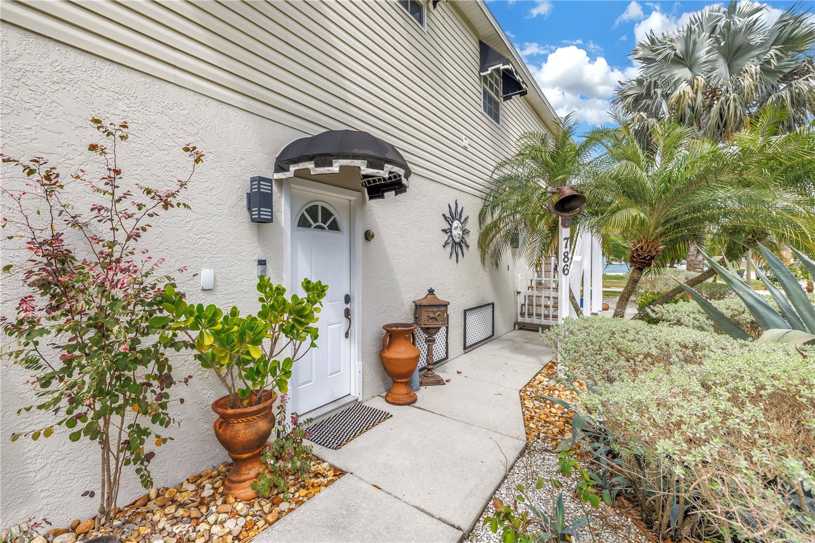 Image 6 of 72 For 786 59th Avenue Ne