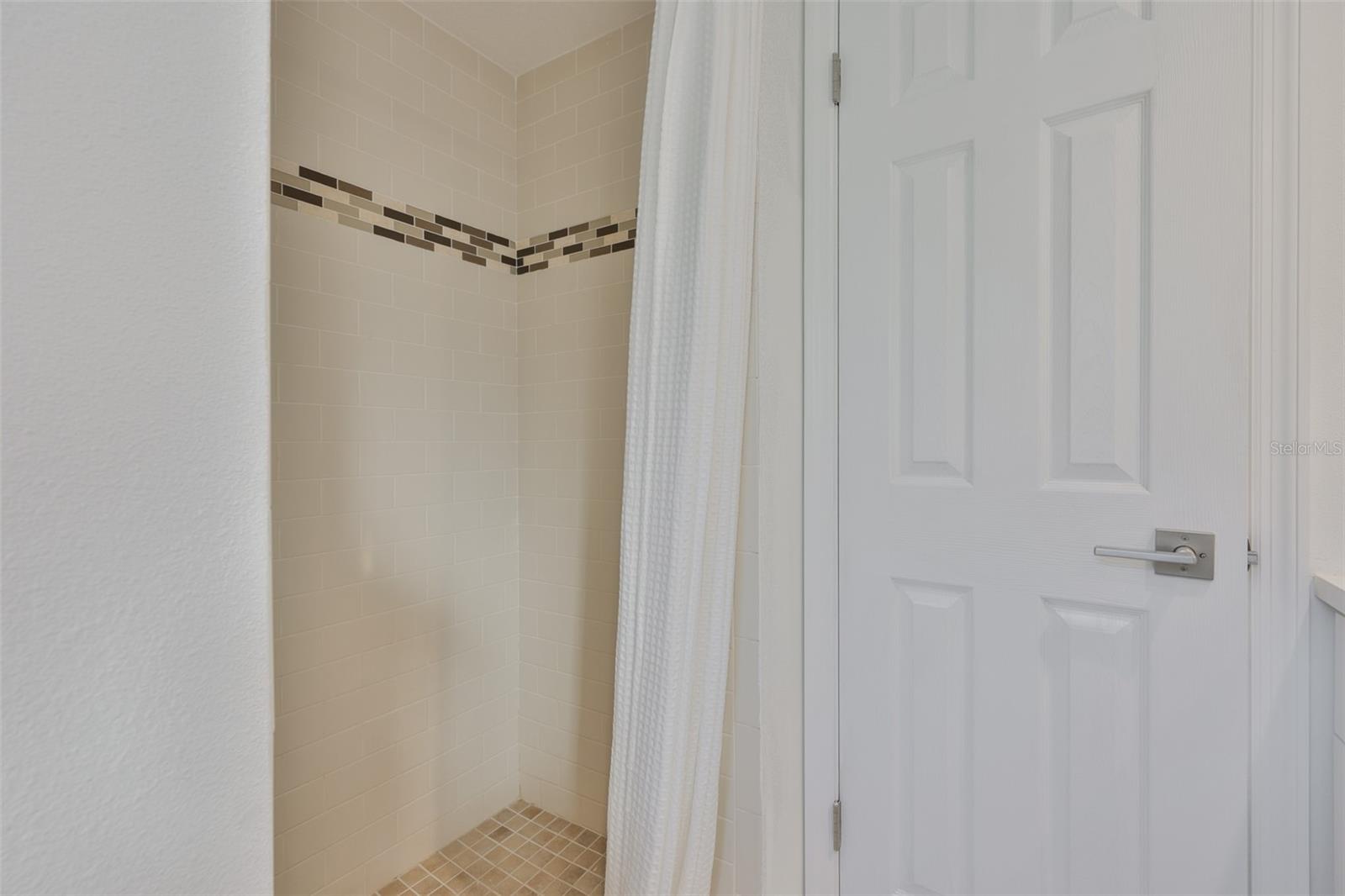 Image 28 of 43 For 419 12th Avenue