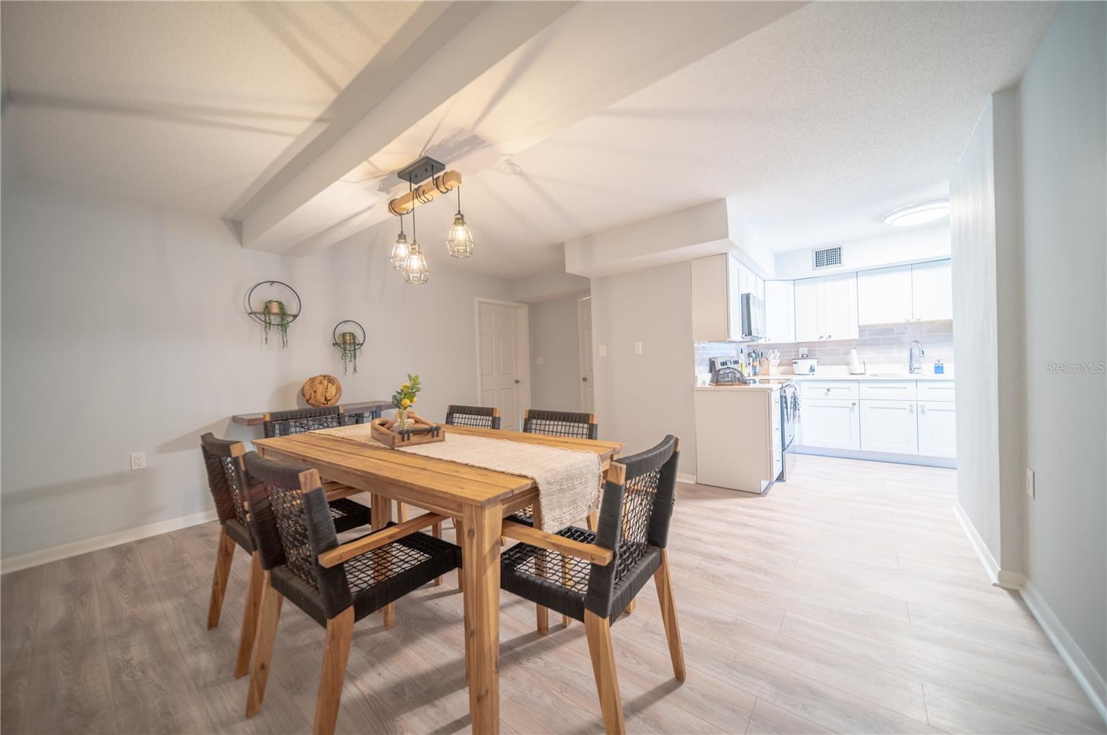 Image 12 of 37 For 501 Pameto Road