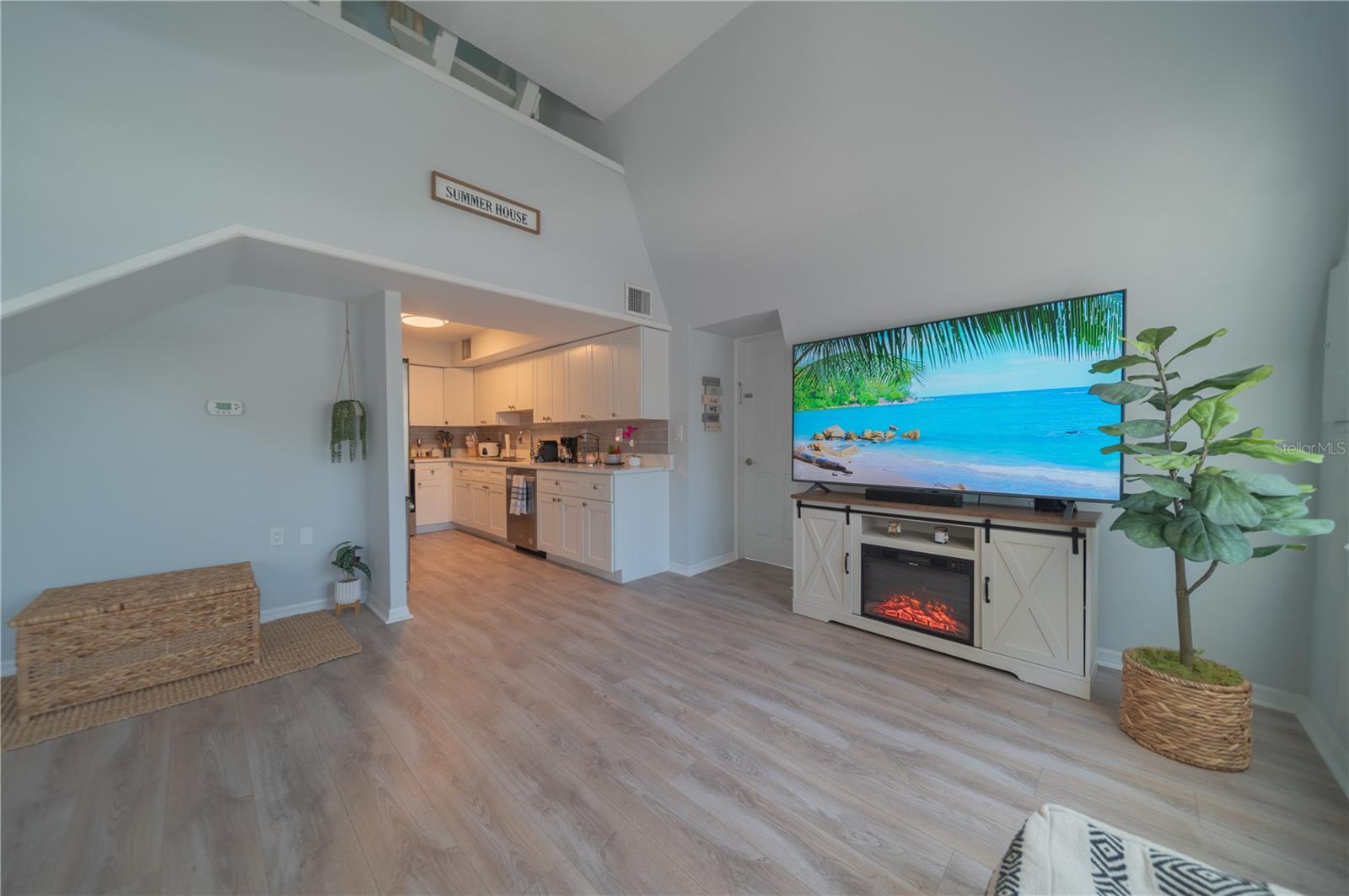 Image 2 of 37 For 501 Pameto Road