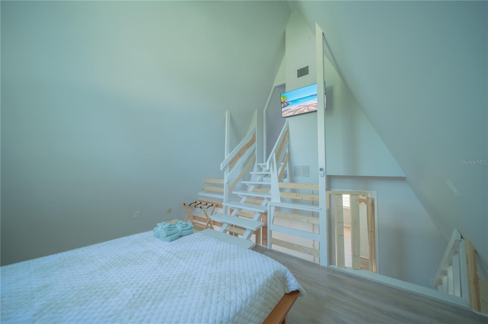 Image 22 of 37 For 501 Pameto Road