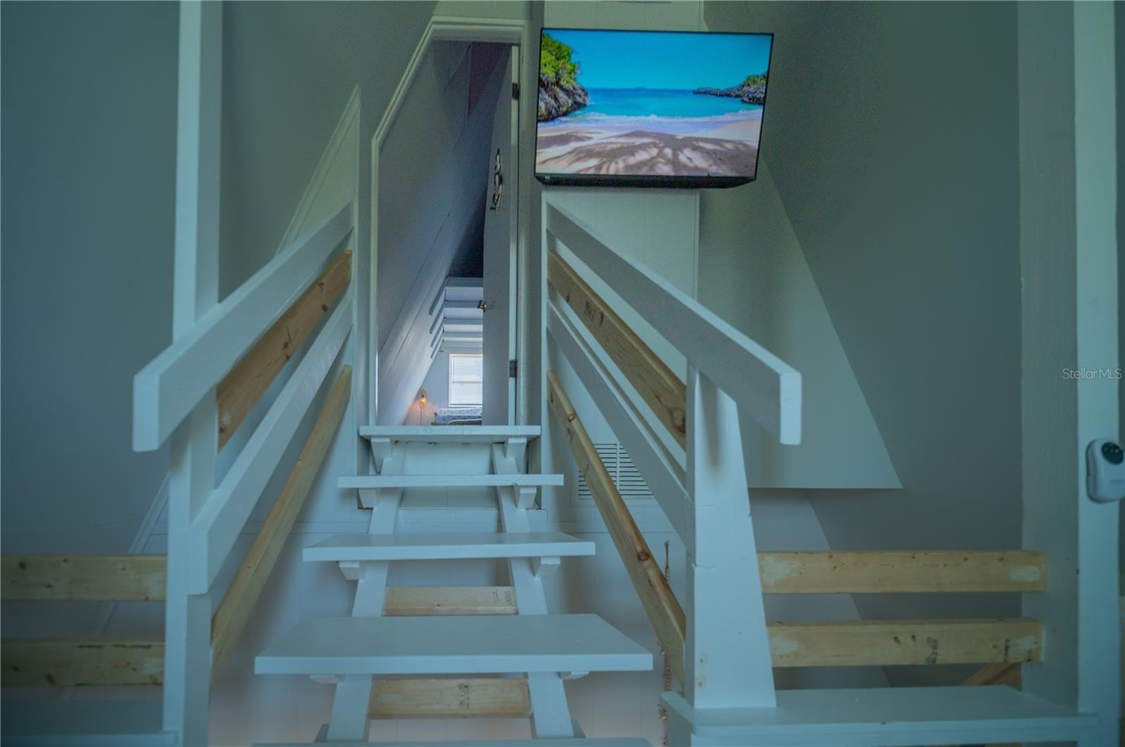 Image 23 of 37 For 501 Pameto Road