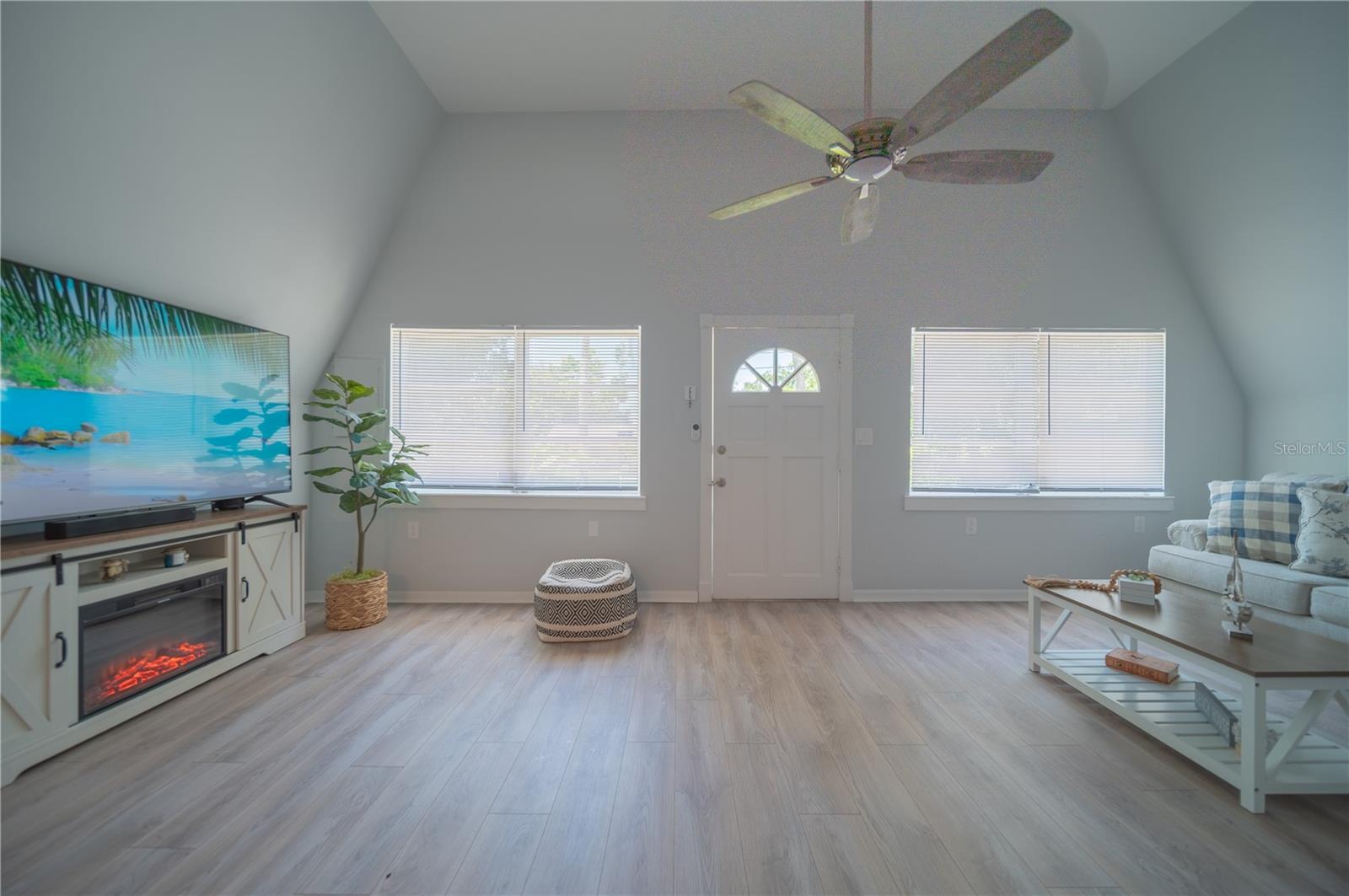 Image 3 of 37 For 501 Pameto Road