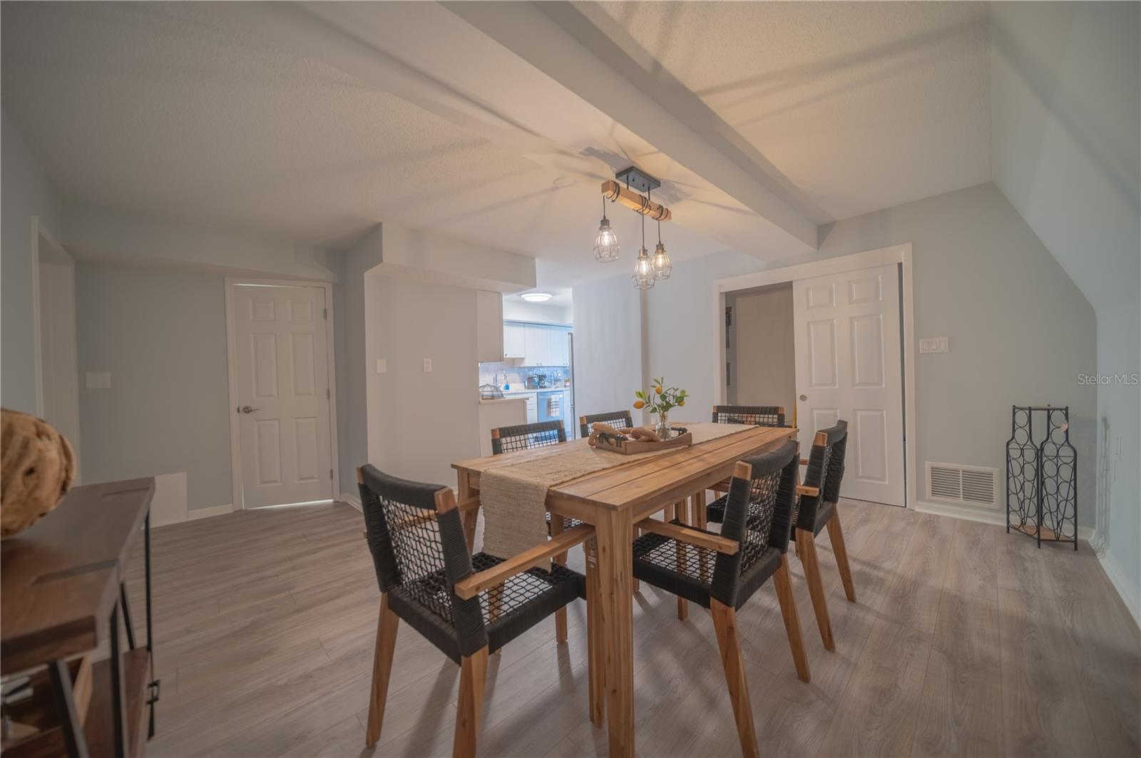 Image 9 of 37 For 501 Pameto Road