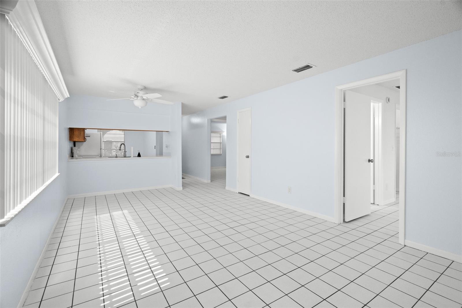 Image 13 of 41 For 6419 Bonnie Bay Circle N