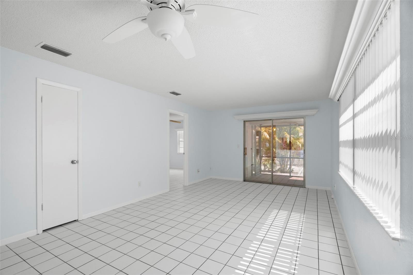 Image 17 of 41 For 6419 Bonnie Bay Circle N