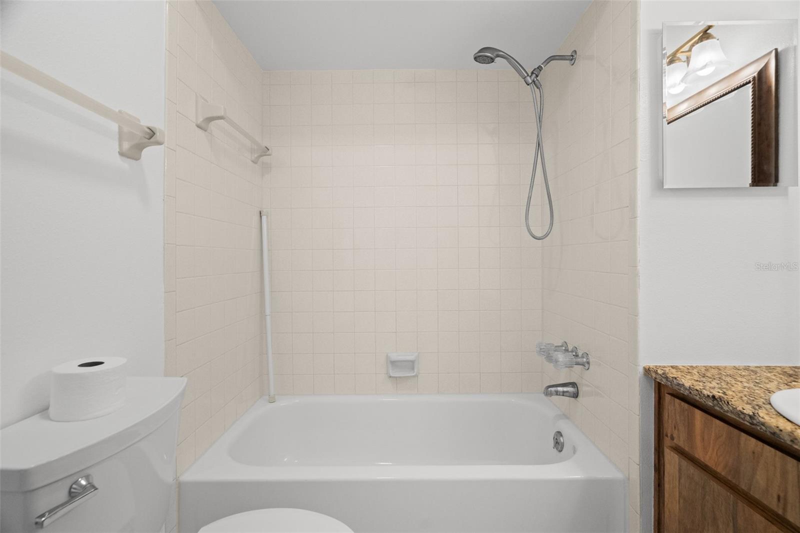 Image 21 of 41 For 6419 Bonnie Bay Circle N