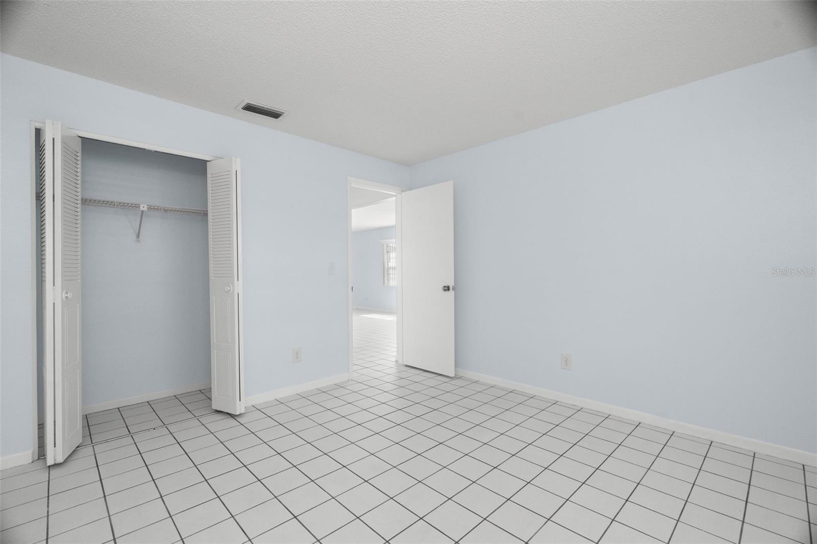 Image 22 of 41 For 6419 Bonnie Bay Circle N