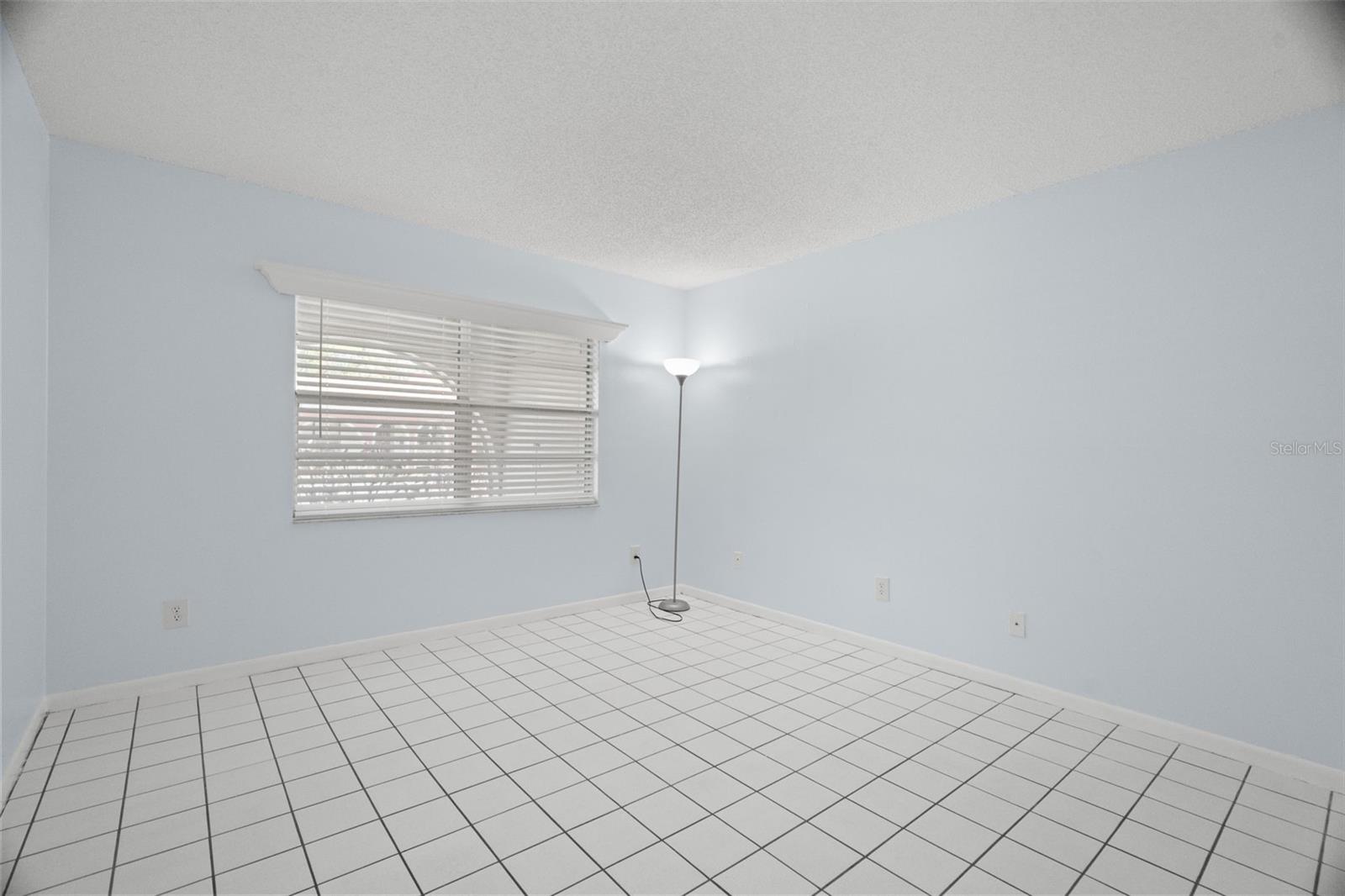 Image 23 of 41 For 6419 Bonnie Bay Circle N