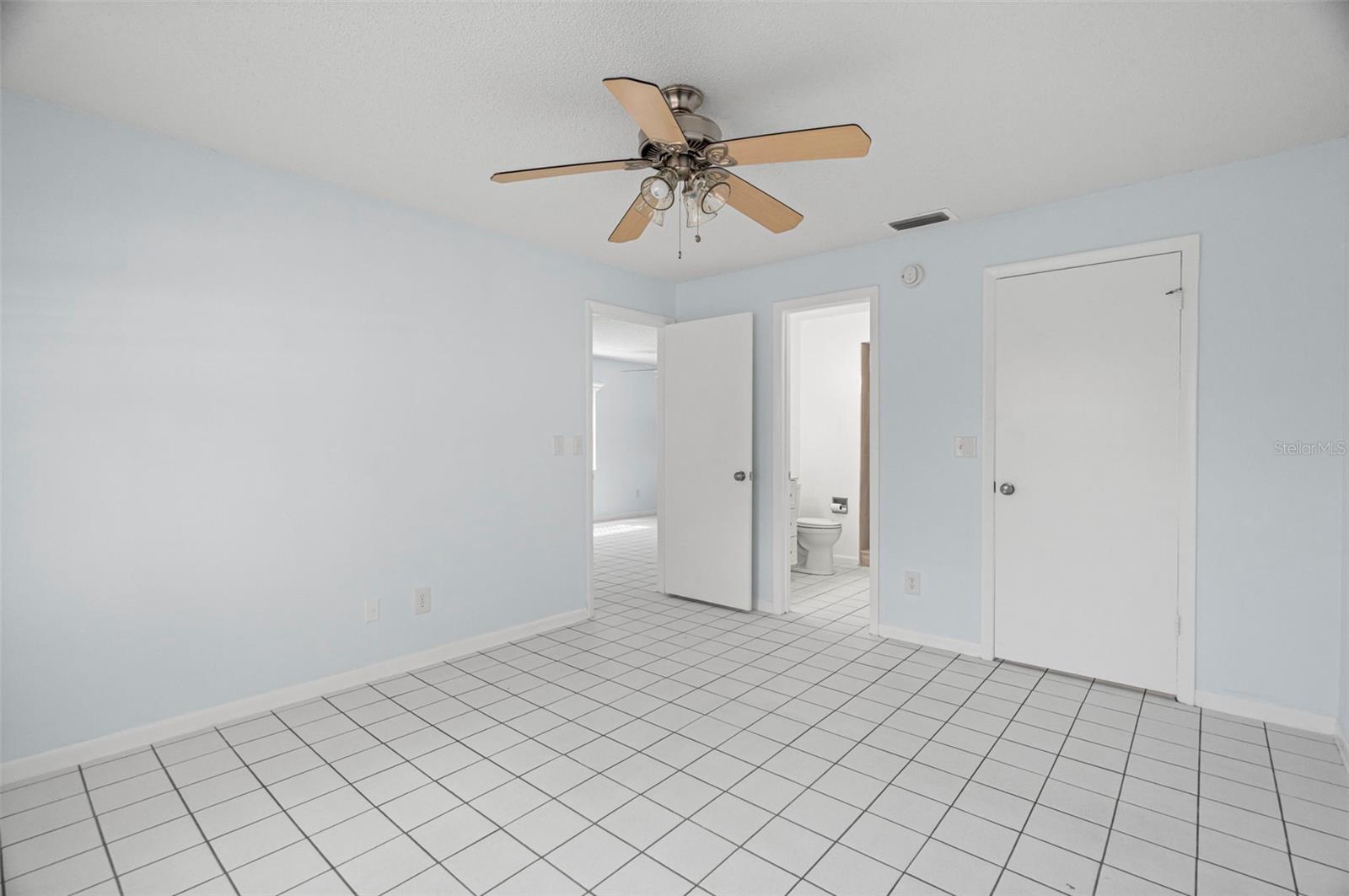 Image 24 of 41 For 6419 Bonnie Bay Circle N