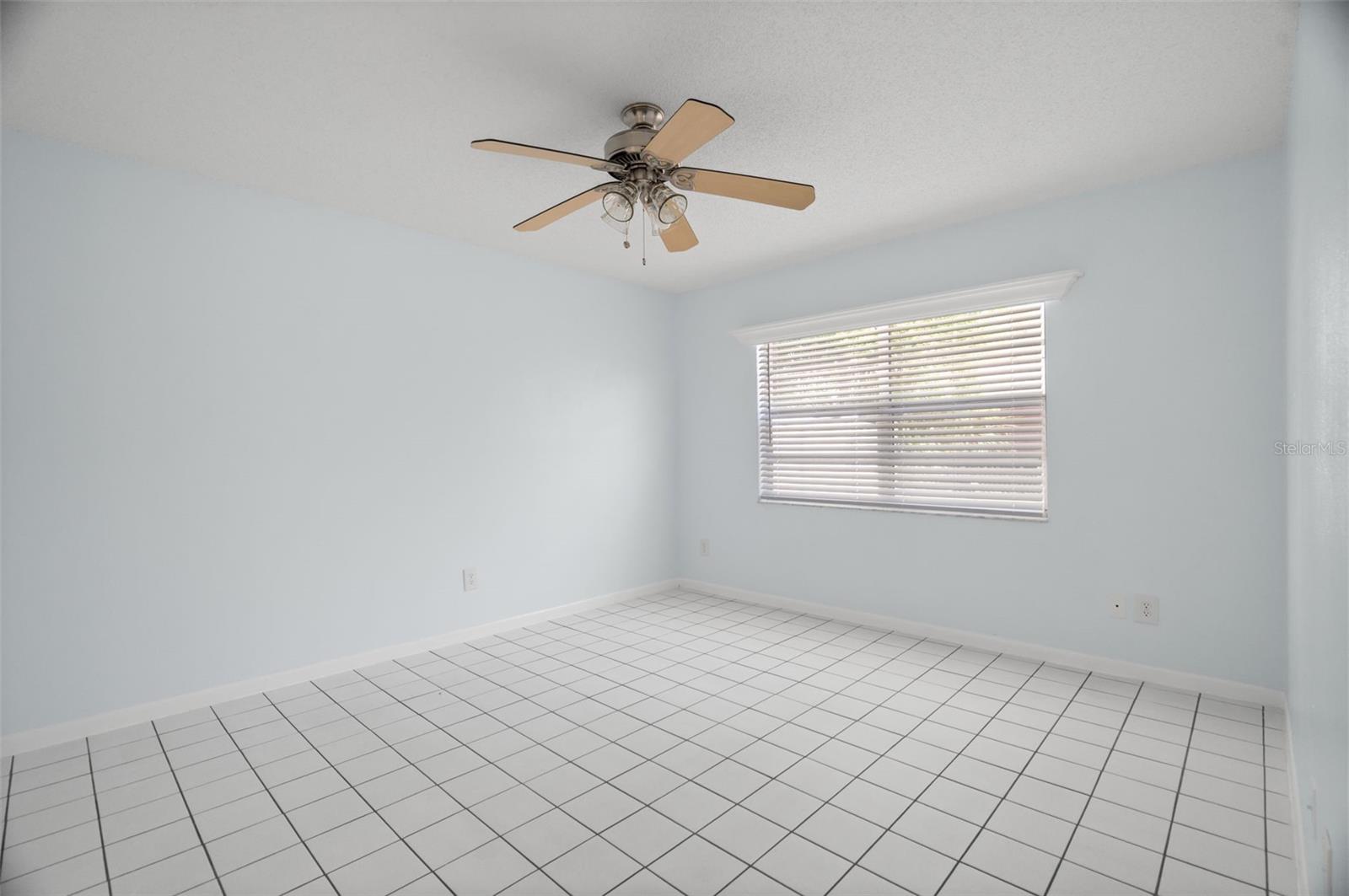 Image 25 of 41 For 6419 Bonnie Bay Circle N