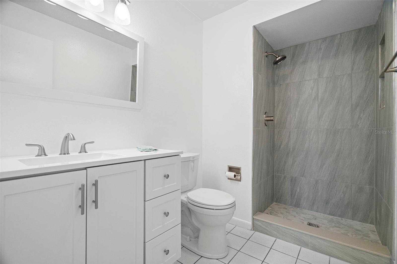 Image 26 of 41 For 6419 Bonnie Bay Circle N