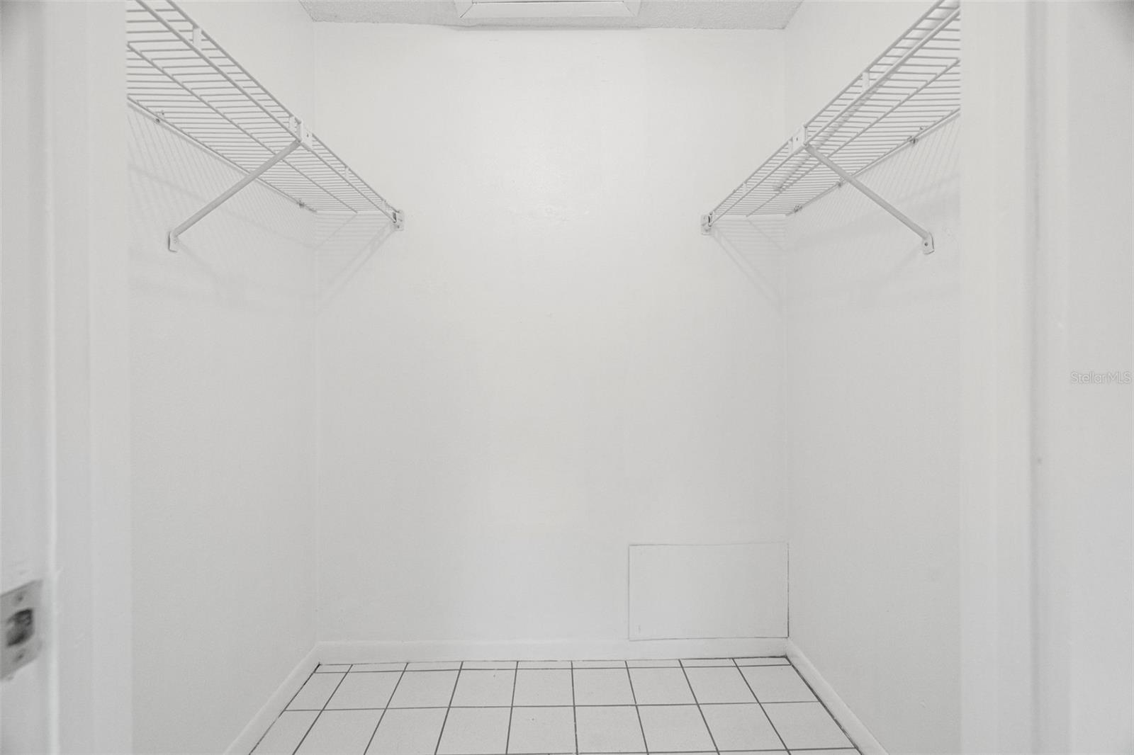 Image 27 of 41 For 6419 Bonnie Bay Circle N